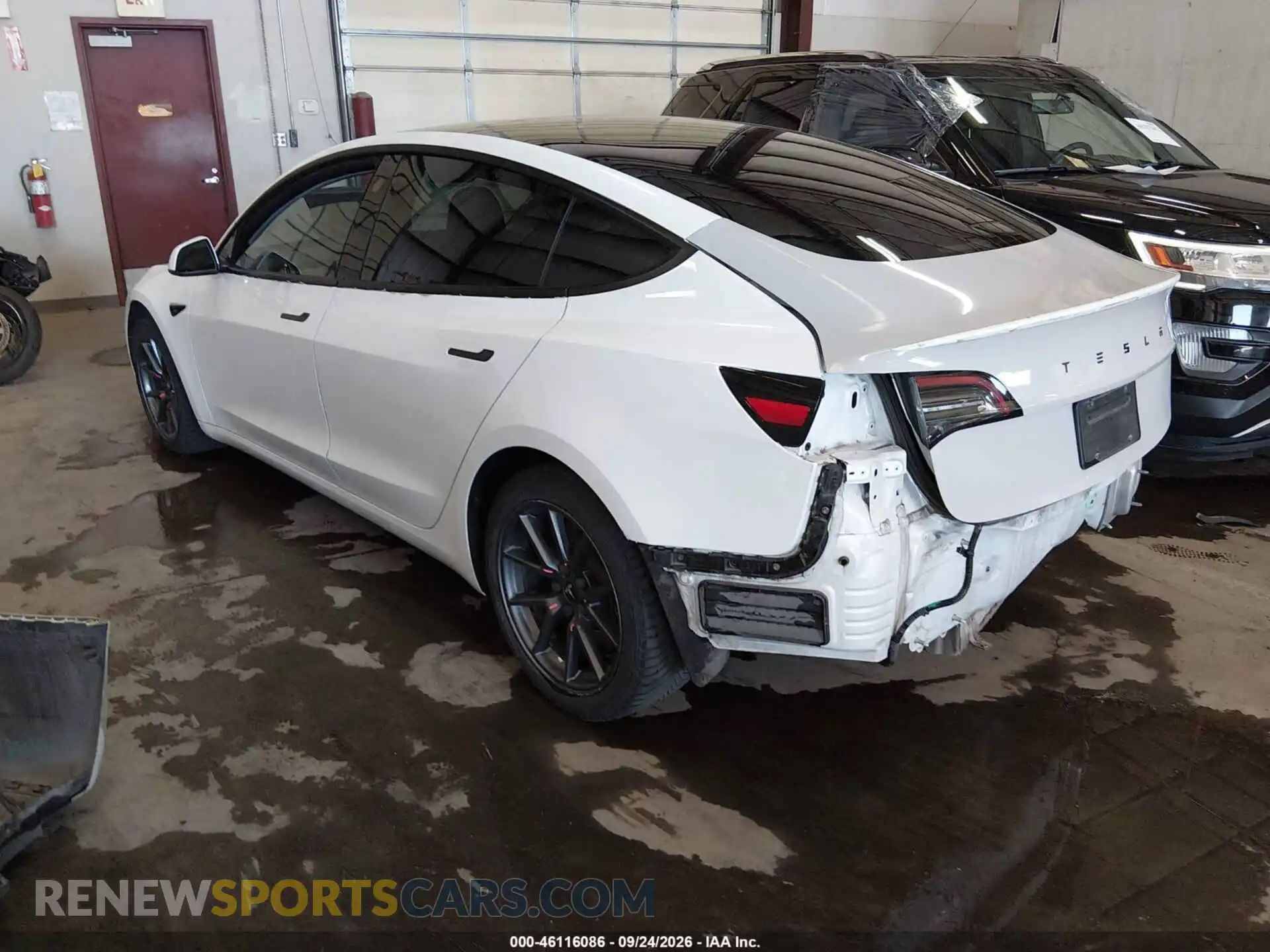 3 Photograph of a damaged car 5YJ3E1EB1MF938983 TESLA MODEL 3 2021