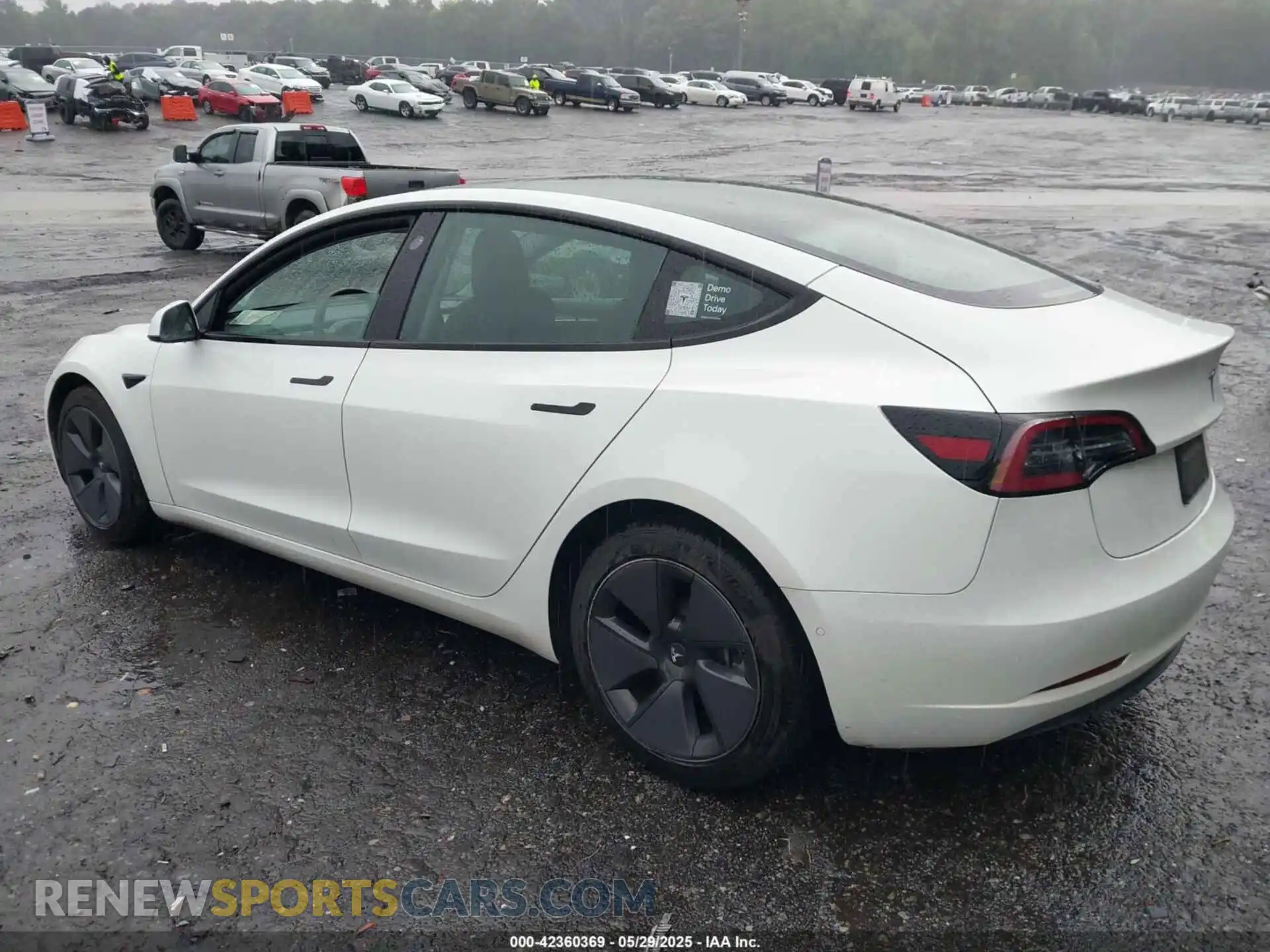 3 Photograph of a damaged car 5YJ3E1EB1MF973992 TESLA MODEL 3 2021