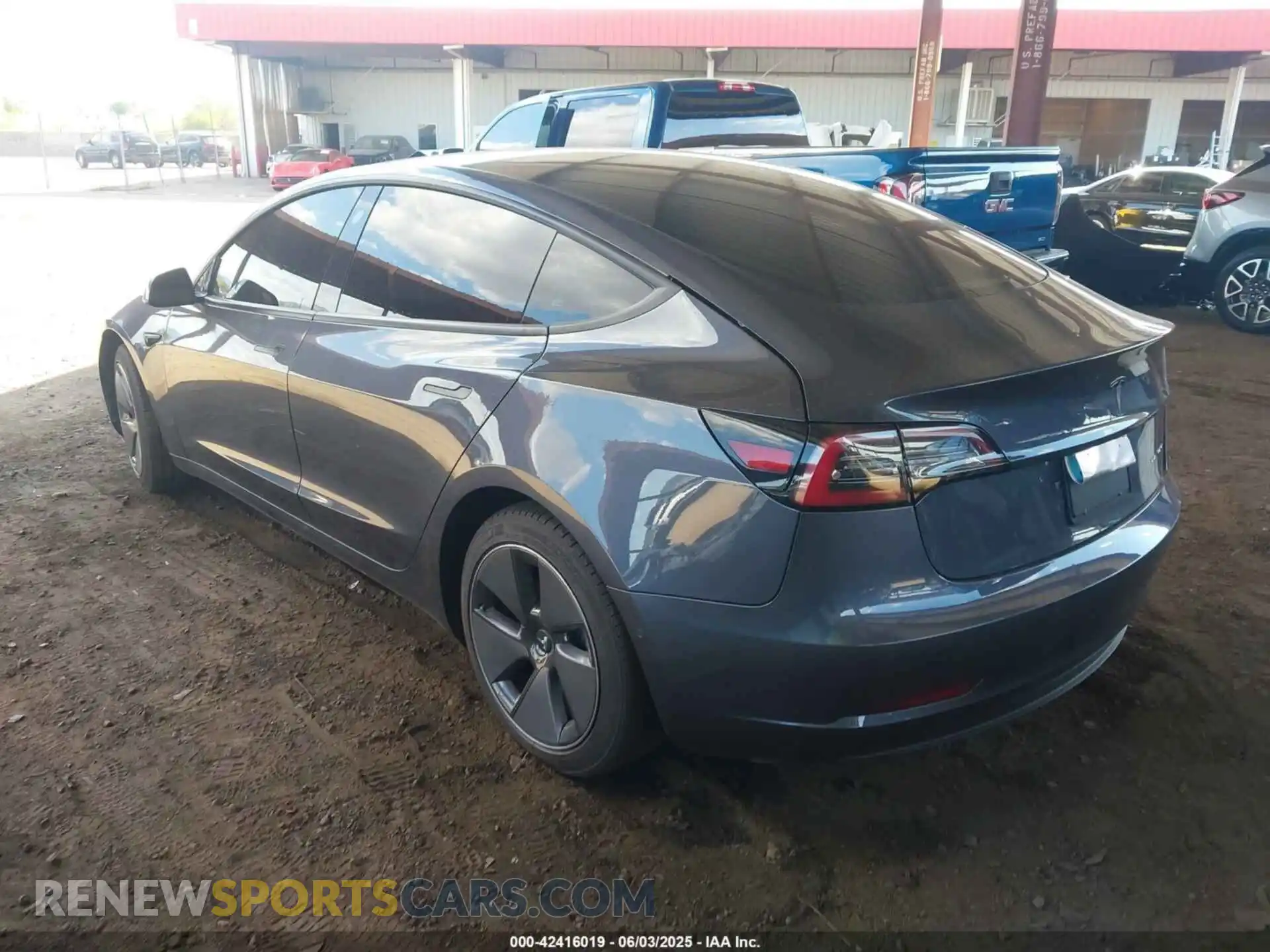 3 Photograph of a damaged car 5YJ3E1EB1MF979663 TESLA MODEL 3 2021