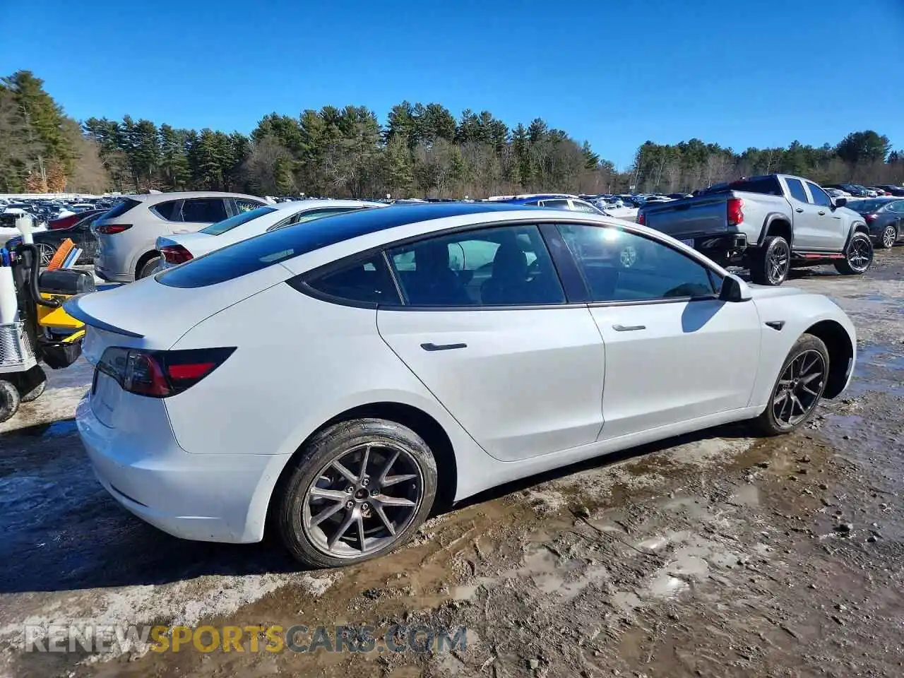 3 Photograph of a damaged car 5YJ3E1EB1MF980067 TESLA MODEL 3 2021