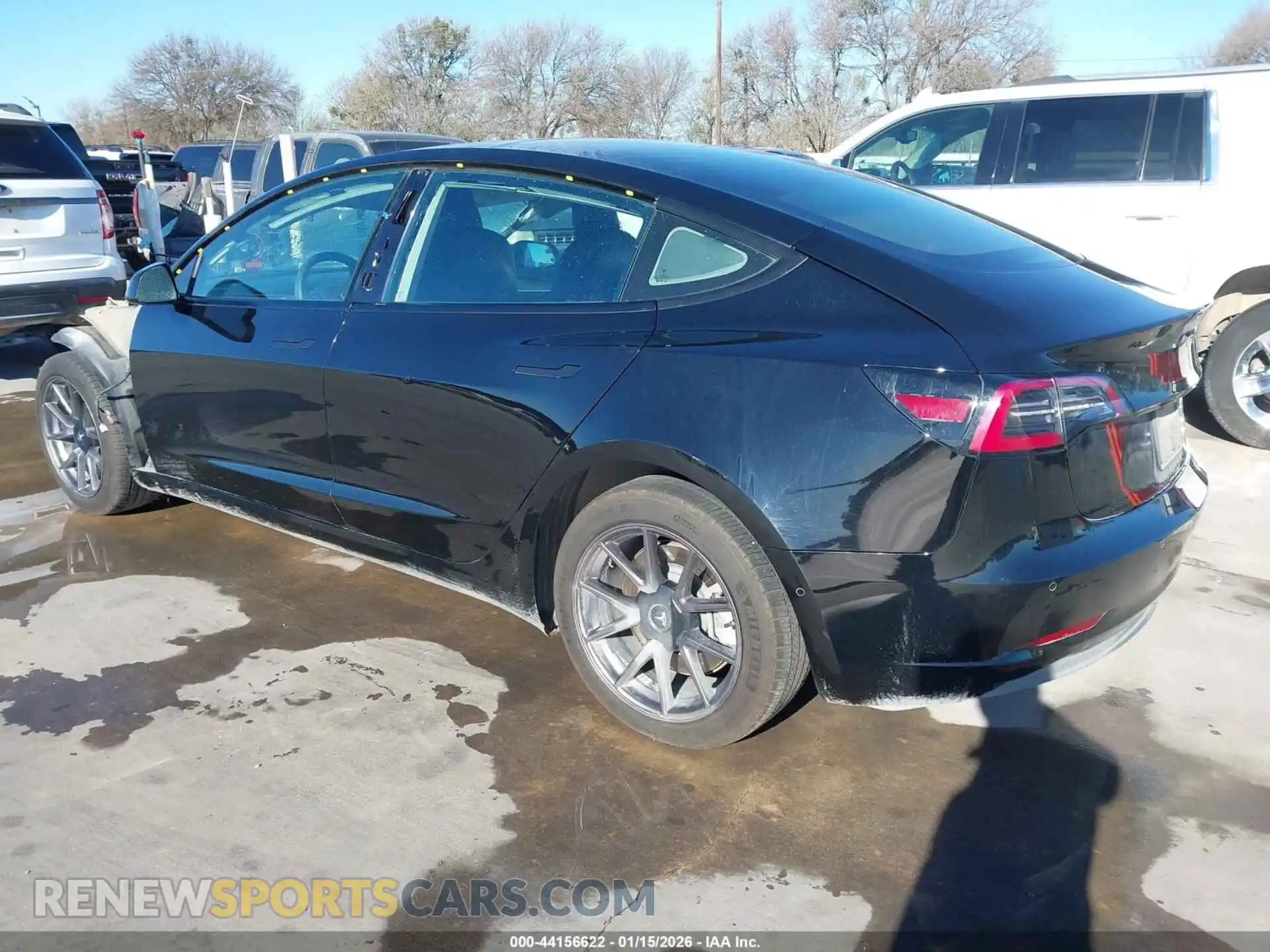 3 Photograph of a damaged car 5YJ3E1EB2MF061033 TESLA MODEL 3 2021