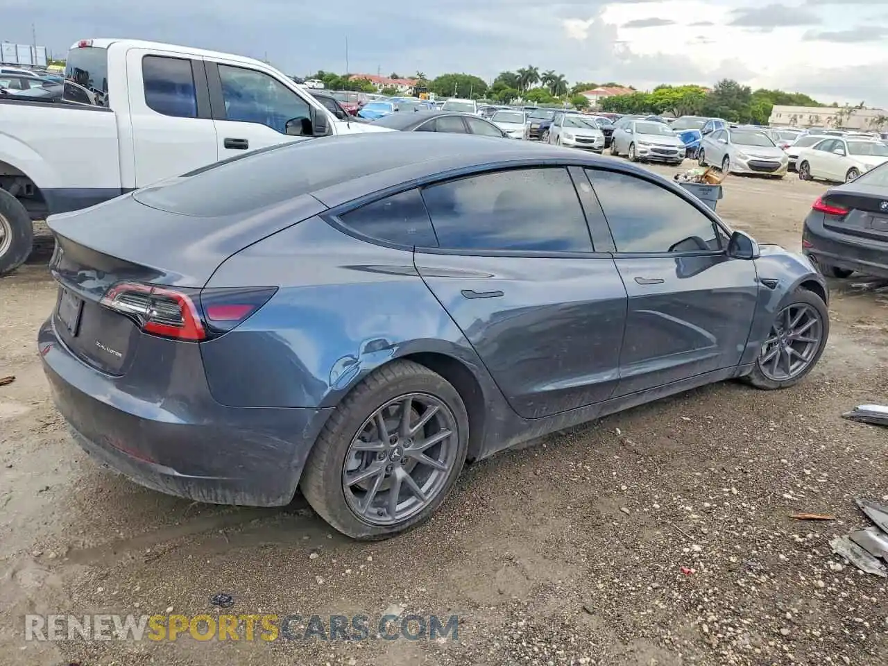 3 Photograph of a damaged car 5YJ3E1EB2MF091410 TESLA MODEL 3 2021