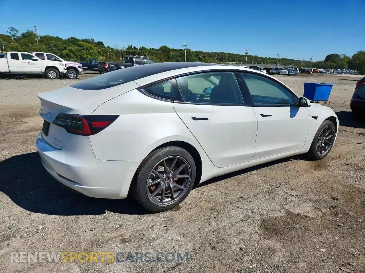 3 Photograph of a damaged car 5YJ3E1EB2MF096526 TESLA MODEL 3 2021