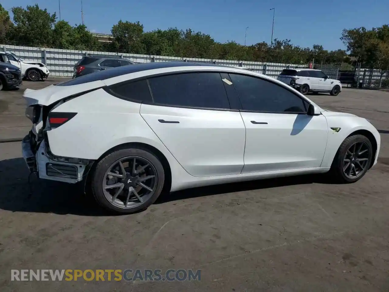 3 Photograph of a damaged car 5YJ3E1EB2MF901974 TESLA MODEL 3 2021