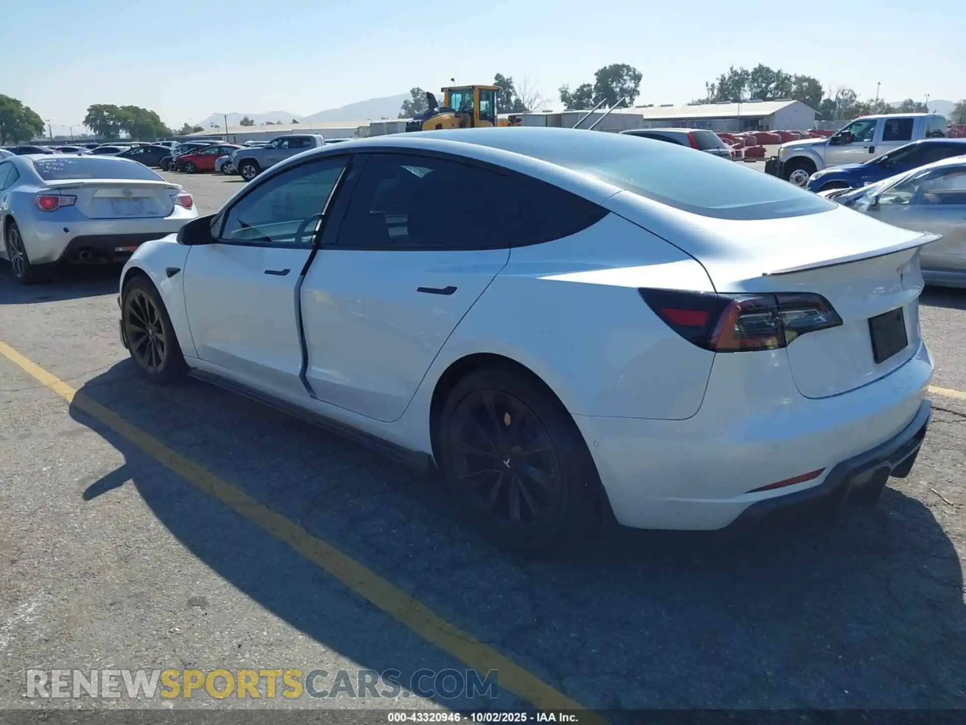 3 Photograph of a damaged car 5YJ3E1EB2MF925790 TESLA MODEL 3 2021