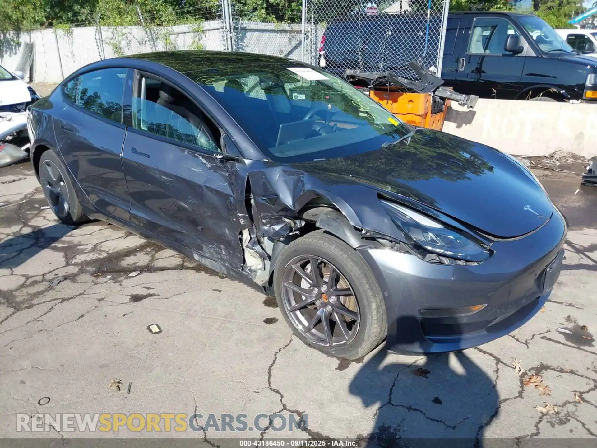 1 Photograph of a damaged car 5YJ3E1EB3MF055225 TESLA MODEL 3 2021