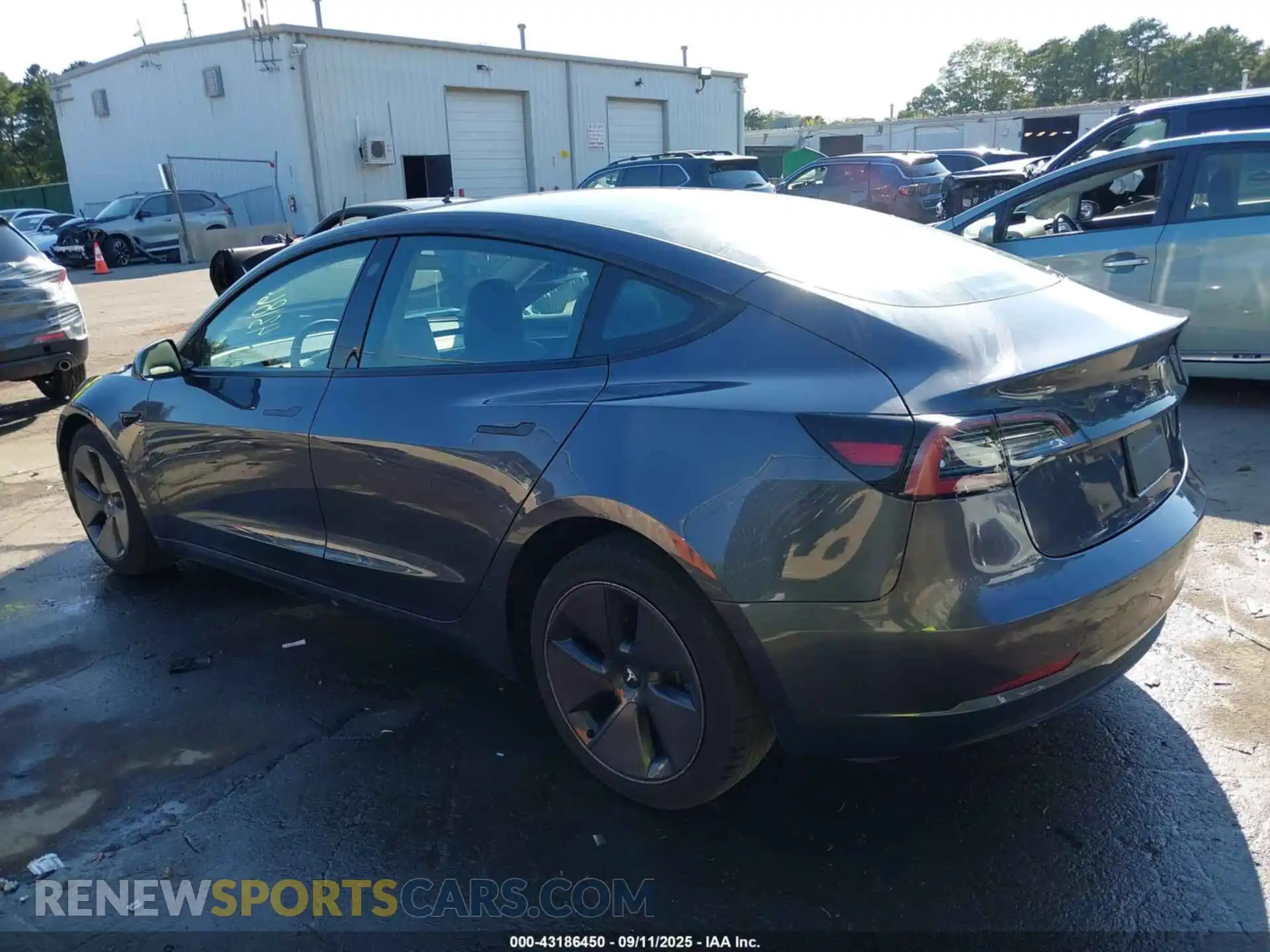 3 Photograph of a damaged car 5YJ3E1EB3MF055225 TESLA MODEL 3 2021