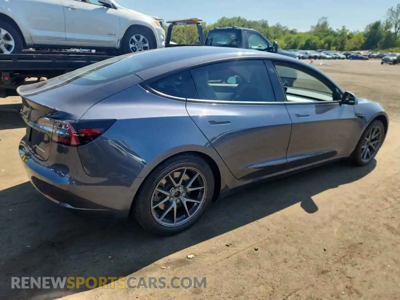 3 Photograph of a damaged car 5YJ3E1EB3MF926690 TESLA MODEL 3 2021
