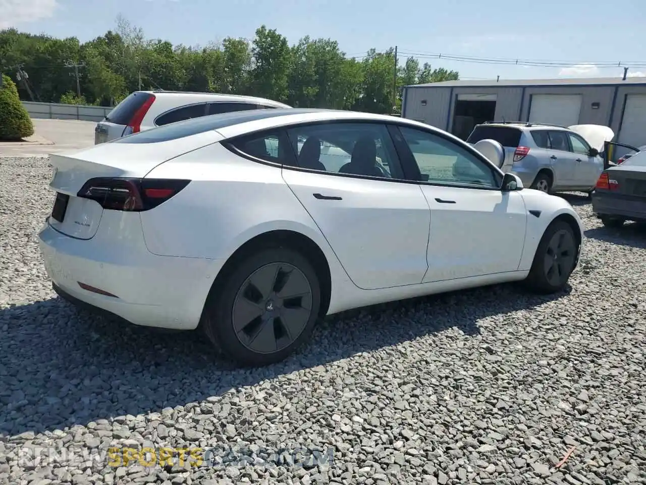 3 Photograph of a damaged car 5YJ3E1EB3MF960886 TESLA MODEL 3 2021