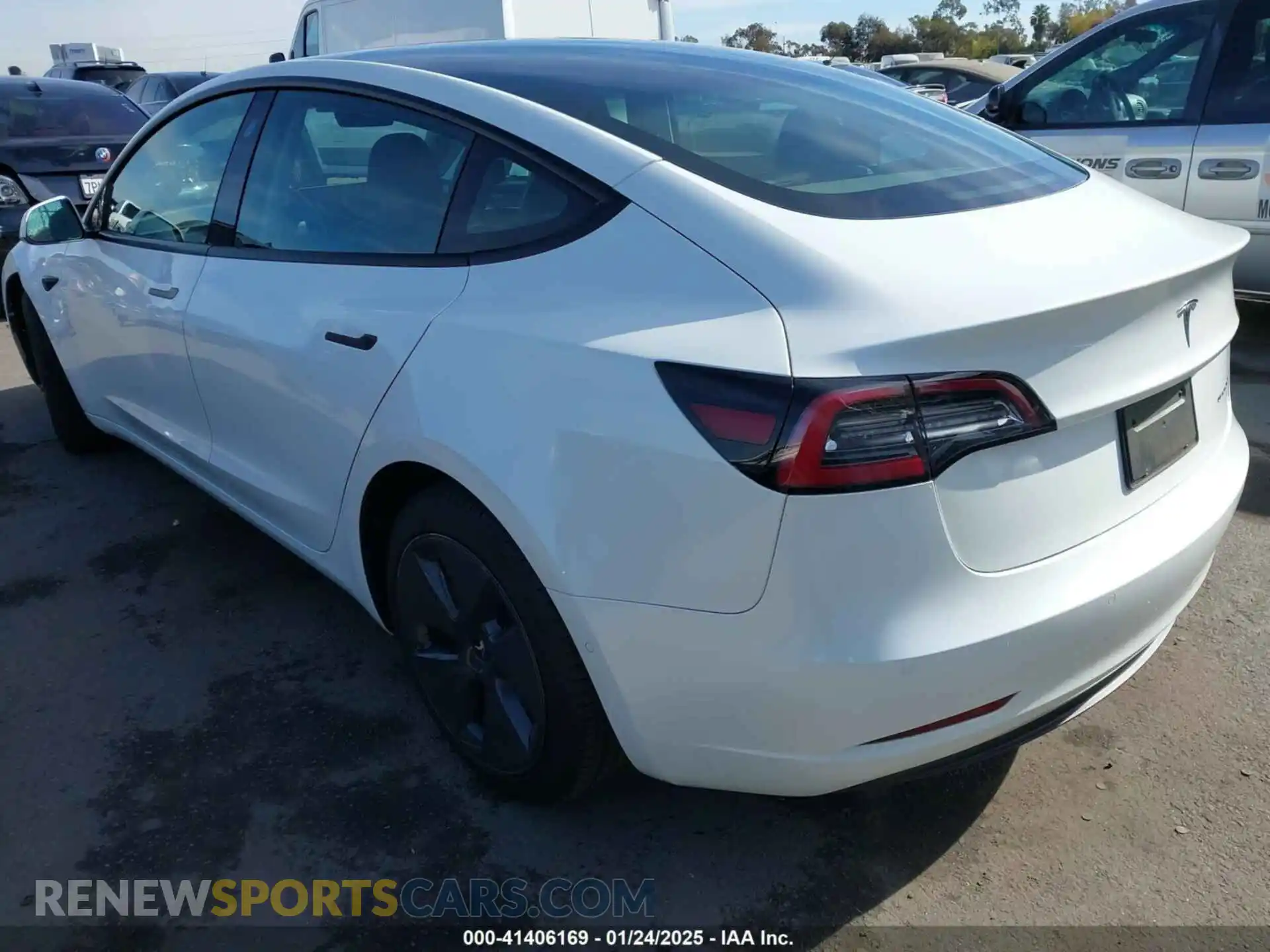3 Photograph of a damaged car 5YJ3E1EB4MF072972 TESLA MODEL 3 2021