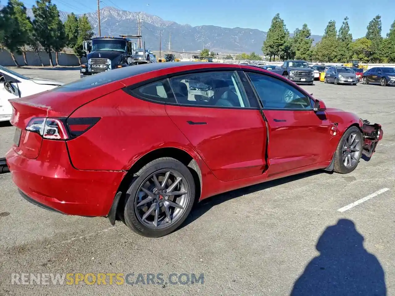 3 Photograph of a damaged car 5YJ3E1EB4MF073703 TESLA MODEL 3 2021