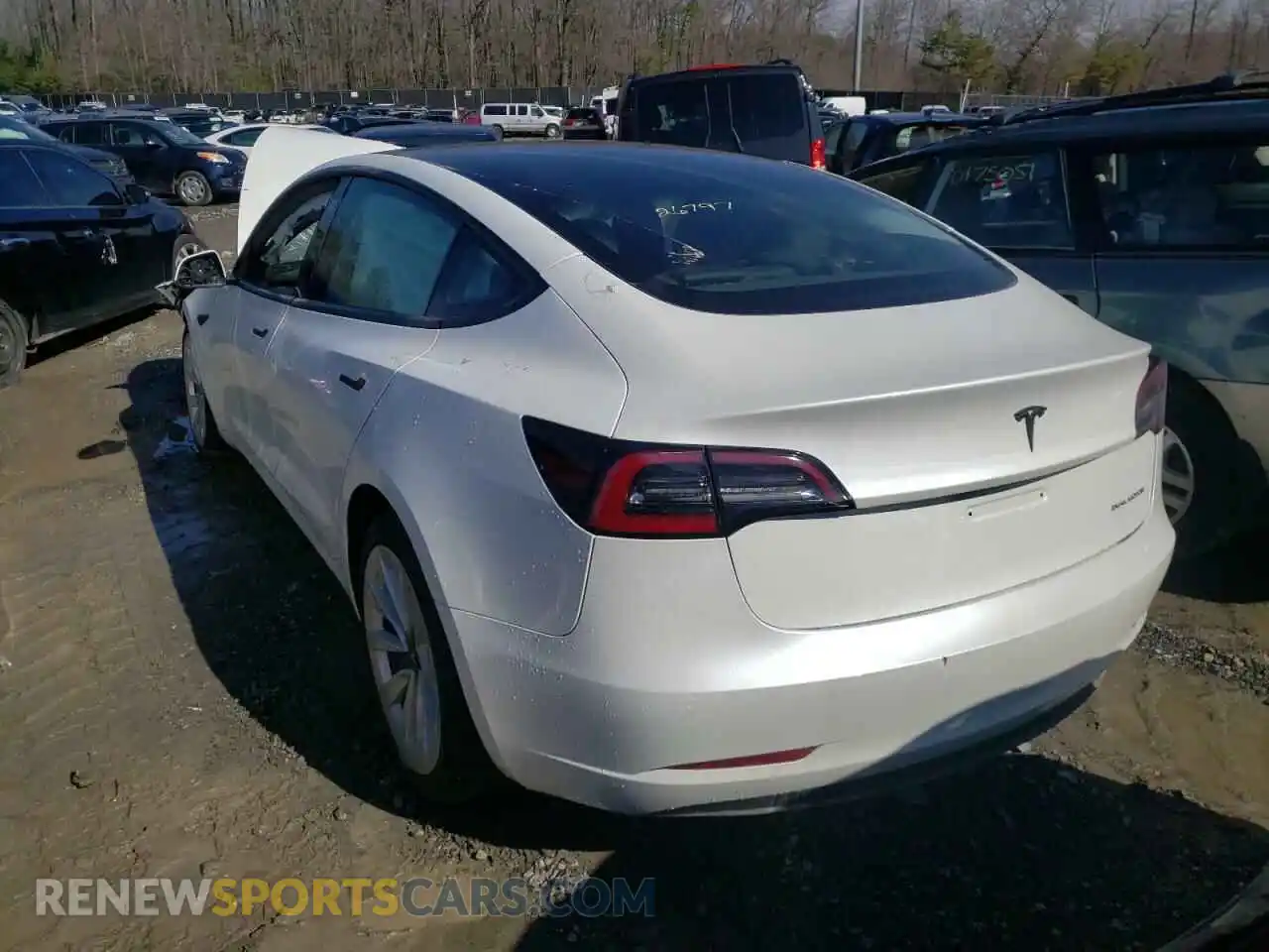 3 Photograph of a damaged car 5YJ3E1EB4MF101080 TESLA MODEL 3 2021
