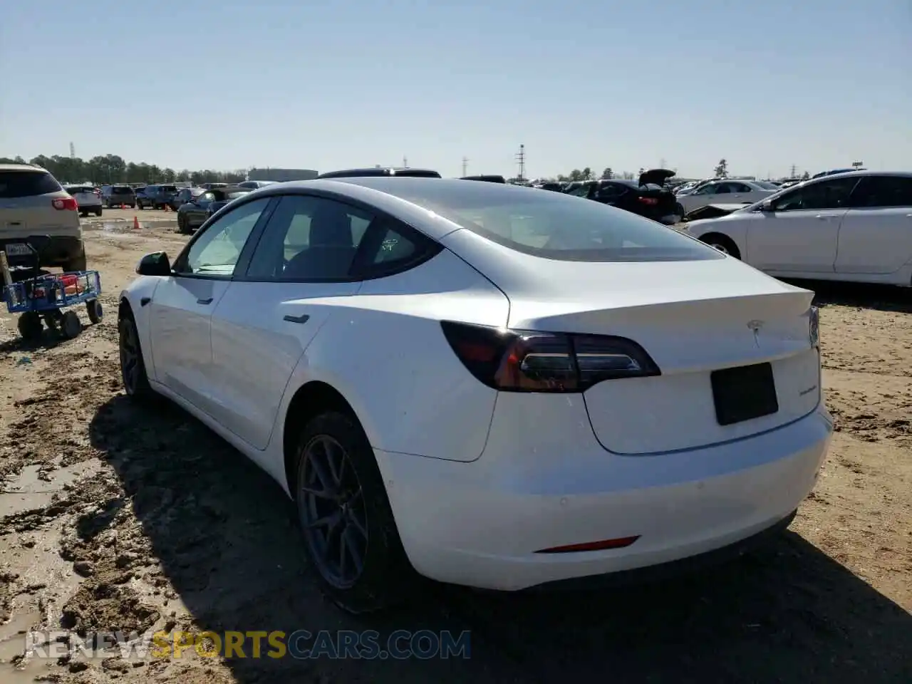 3 Photograph of a damaged car 5YJ3E1EB4MF860179 TESLA MODEL 3 2021
