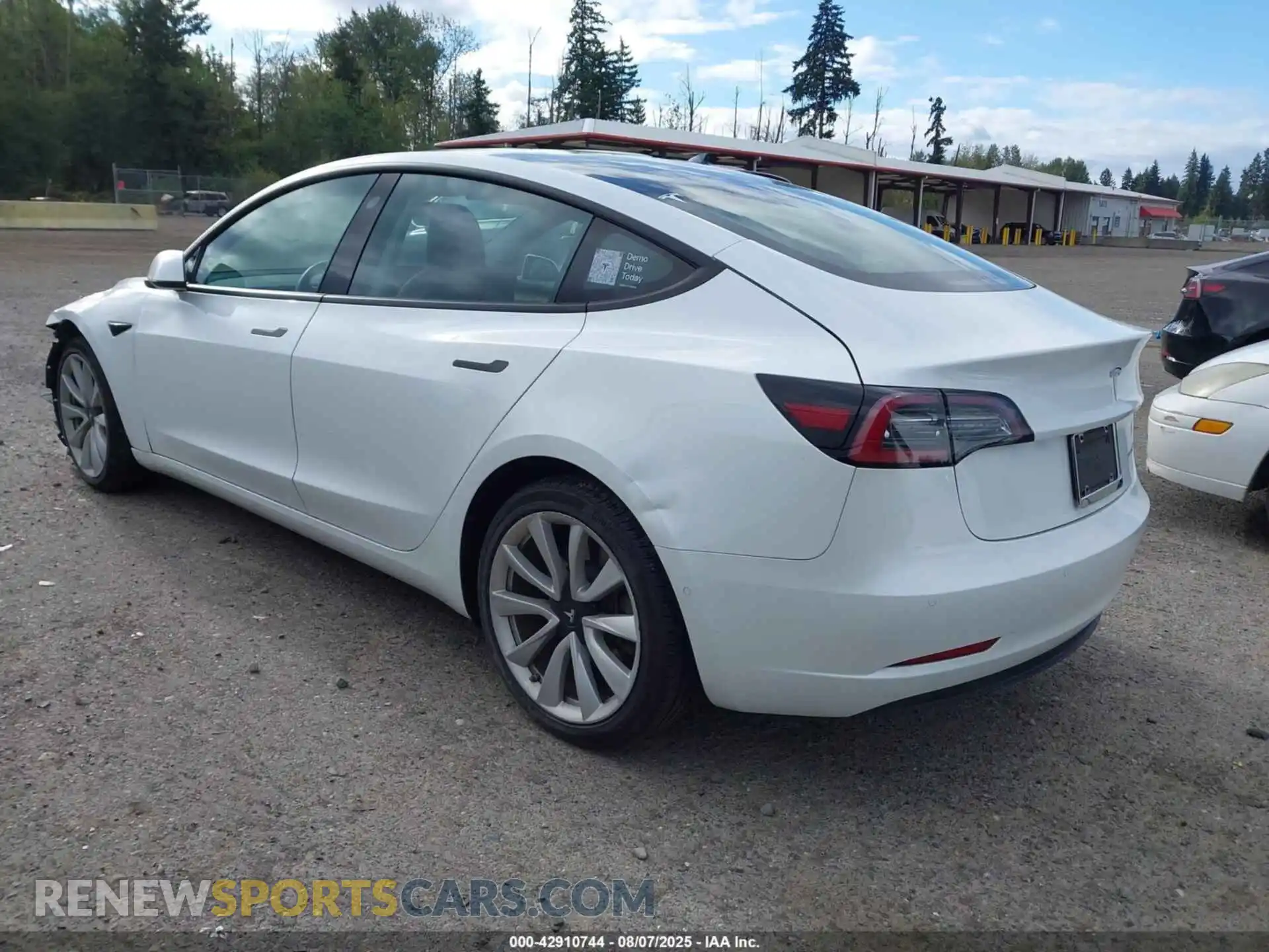 3 Photograph of a damaged car 5YJ3E1EB4MF997431 TESLA MODEL 3 2021