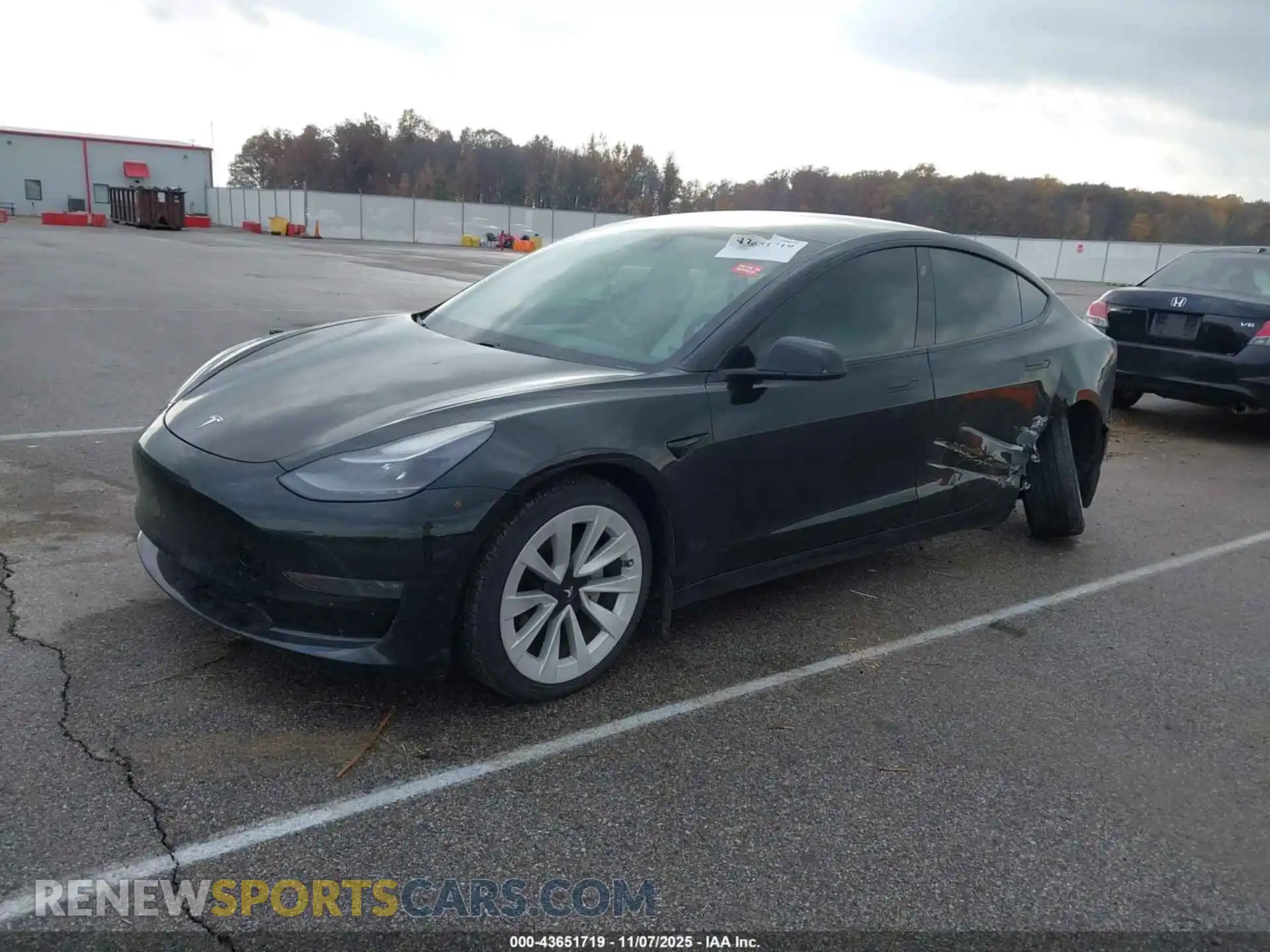 2 Photograph of a damaged car 5YJ3E1EB5MF047451 TESLA MODEL 3 2021