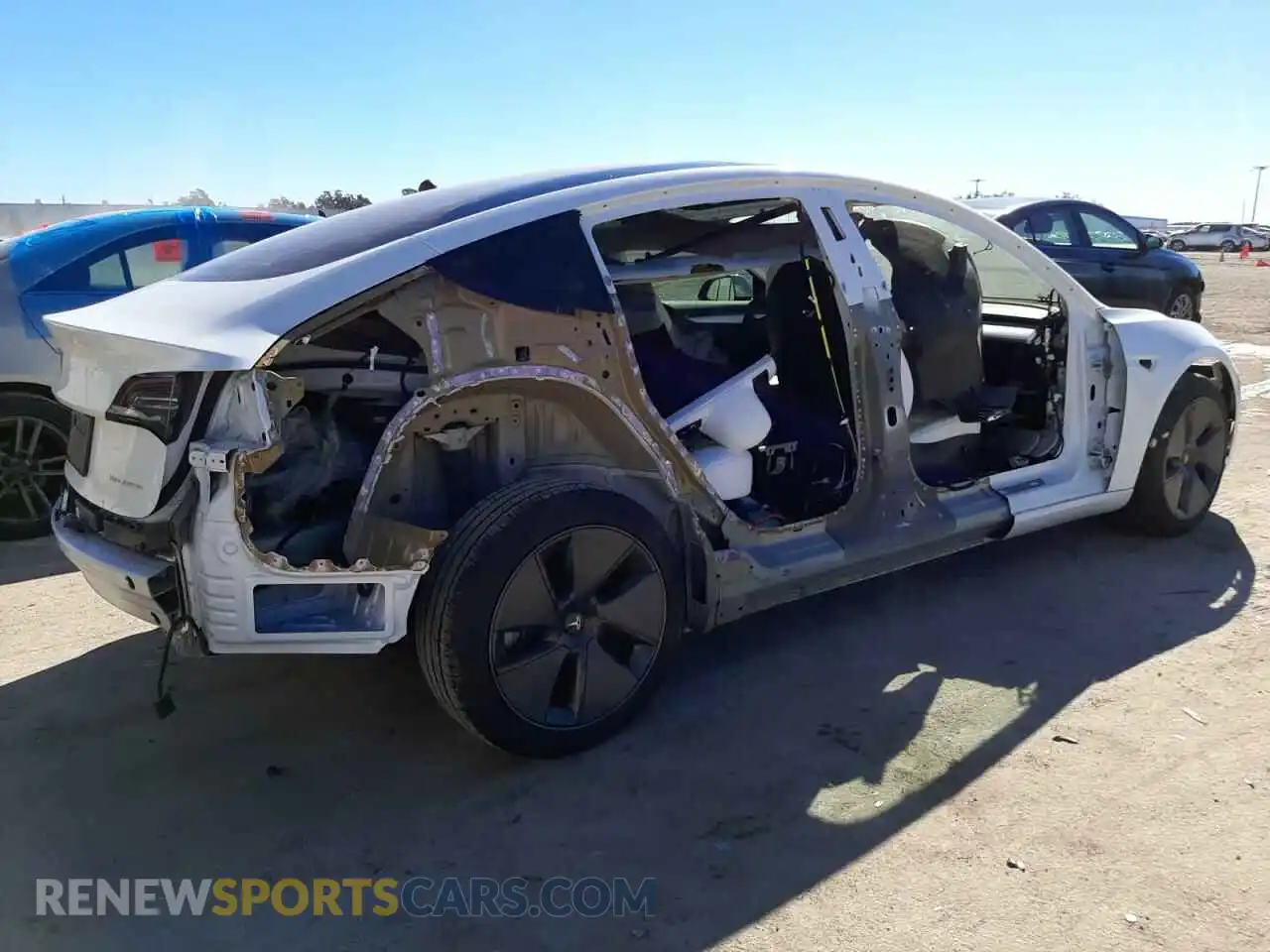 3 Photograph of a damaged car 5YJ3E1EB5MF054657 TESLA MODEL 3 2021