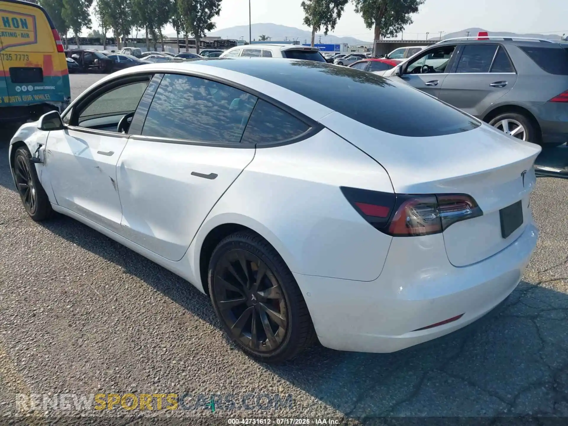 3 Photograph of a damaged car 5YJ3E1EB5MF859865 TESLA MODEL 3 2021