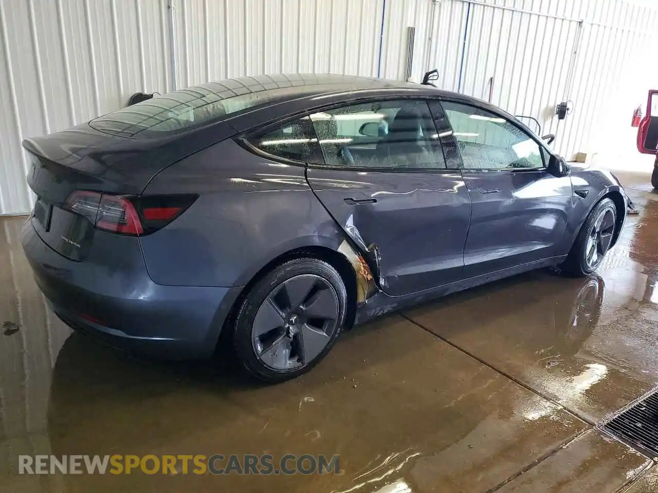 3 Photograph of a damaged car 5YJ3E1EB5MF979696 TESLA MODEL 3 2021