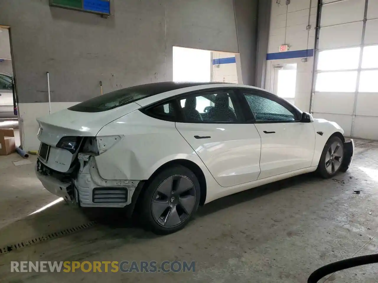 3 Photograph of a damaged car 5YJ3E1EB5MF980055 TESLA MODEL 3 2021