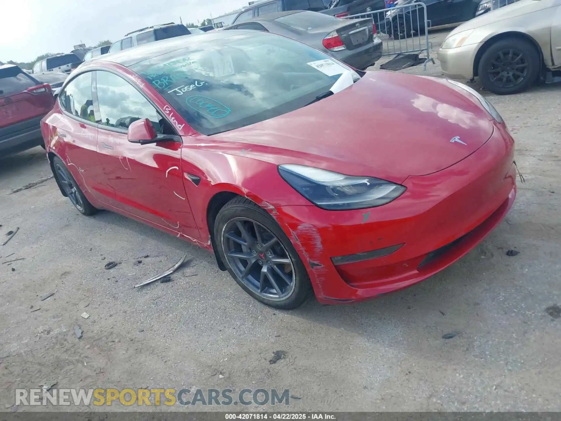 1 Photograph of a damaged car 5YJ3E1EB6MF085836 TESLA MODEL 3 2021