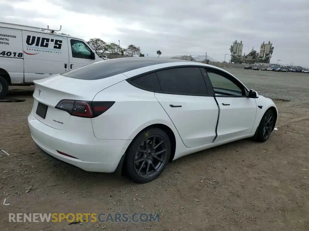 3 Photograph of a damaged car 5YJ3E1EB7MF013303 TESLA MODEL 3 2021