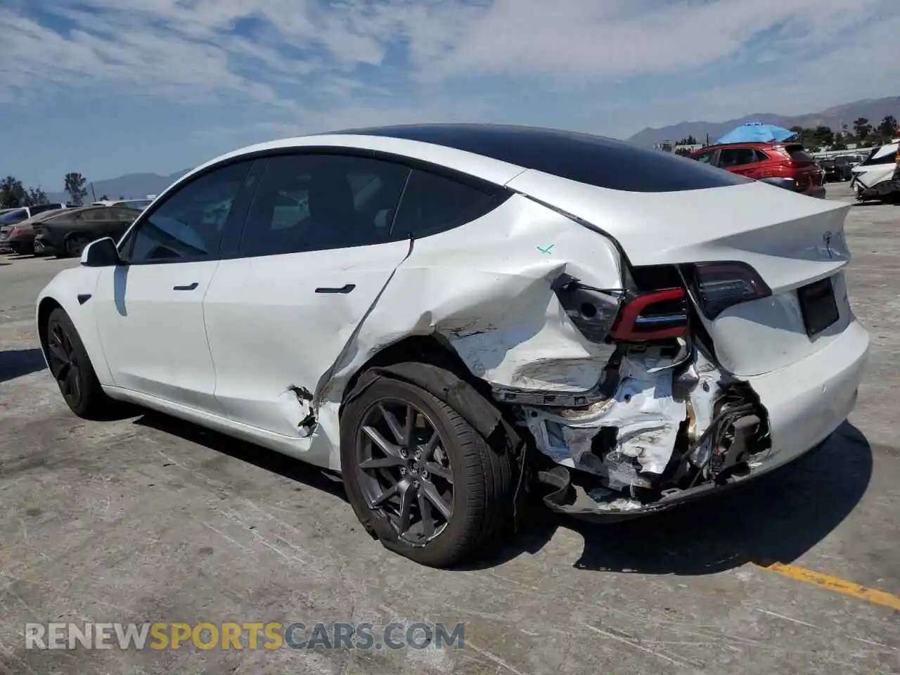 2 Photograph of a damaged car 5YJ3E1EB7MF033339 TESLA MODEL 3 2021
