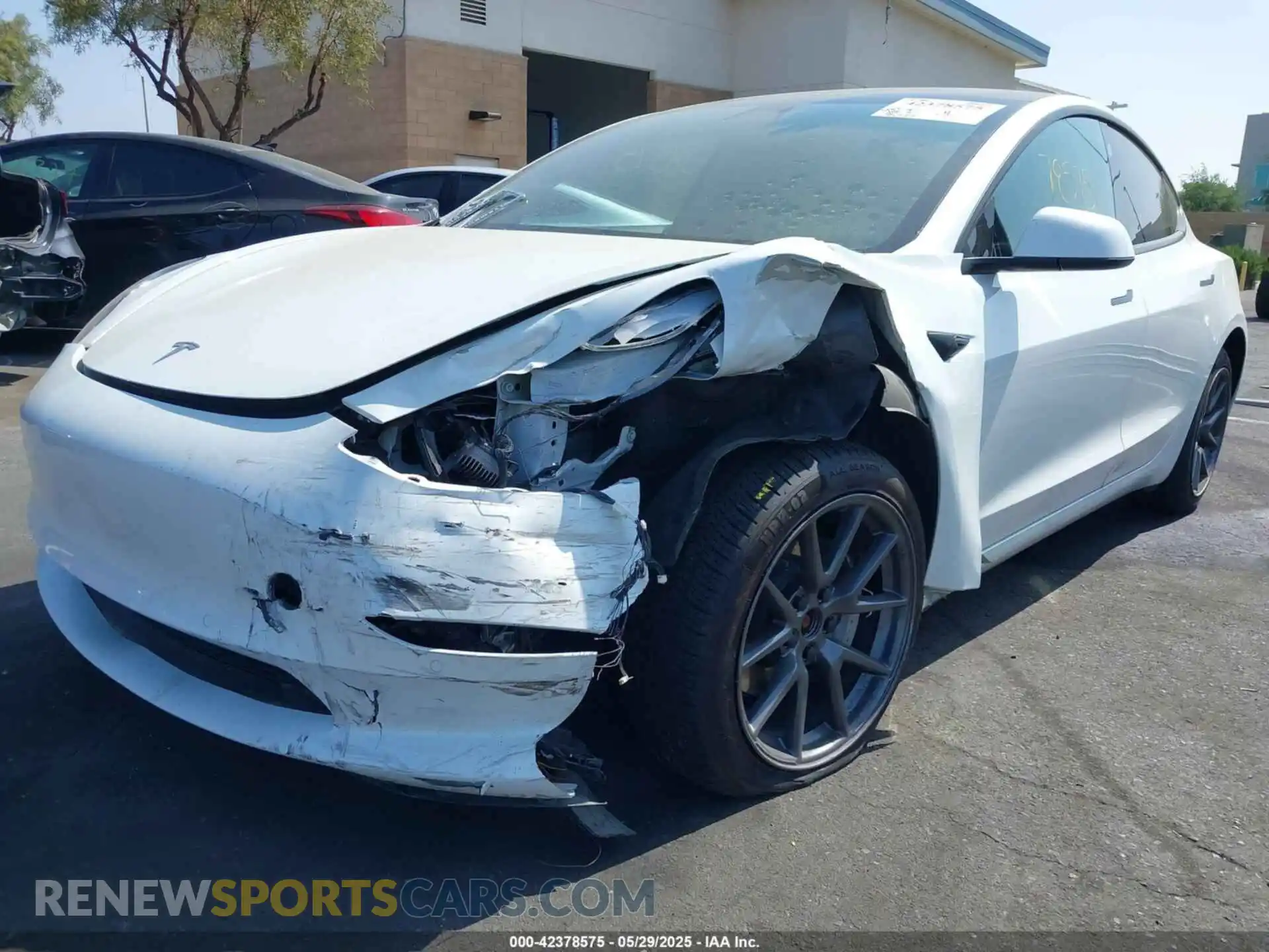 2 Photograph of a damaged car 5YJ3E1EB7MF072609 TESLA MODEL 3 2021