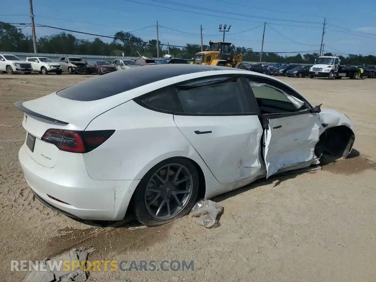 3 Photograph of a damaged car 5YJ3E1EB7MF924831 TESLA MODEL 3 2021