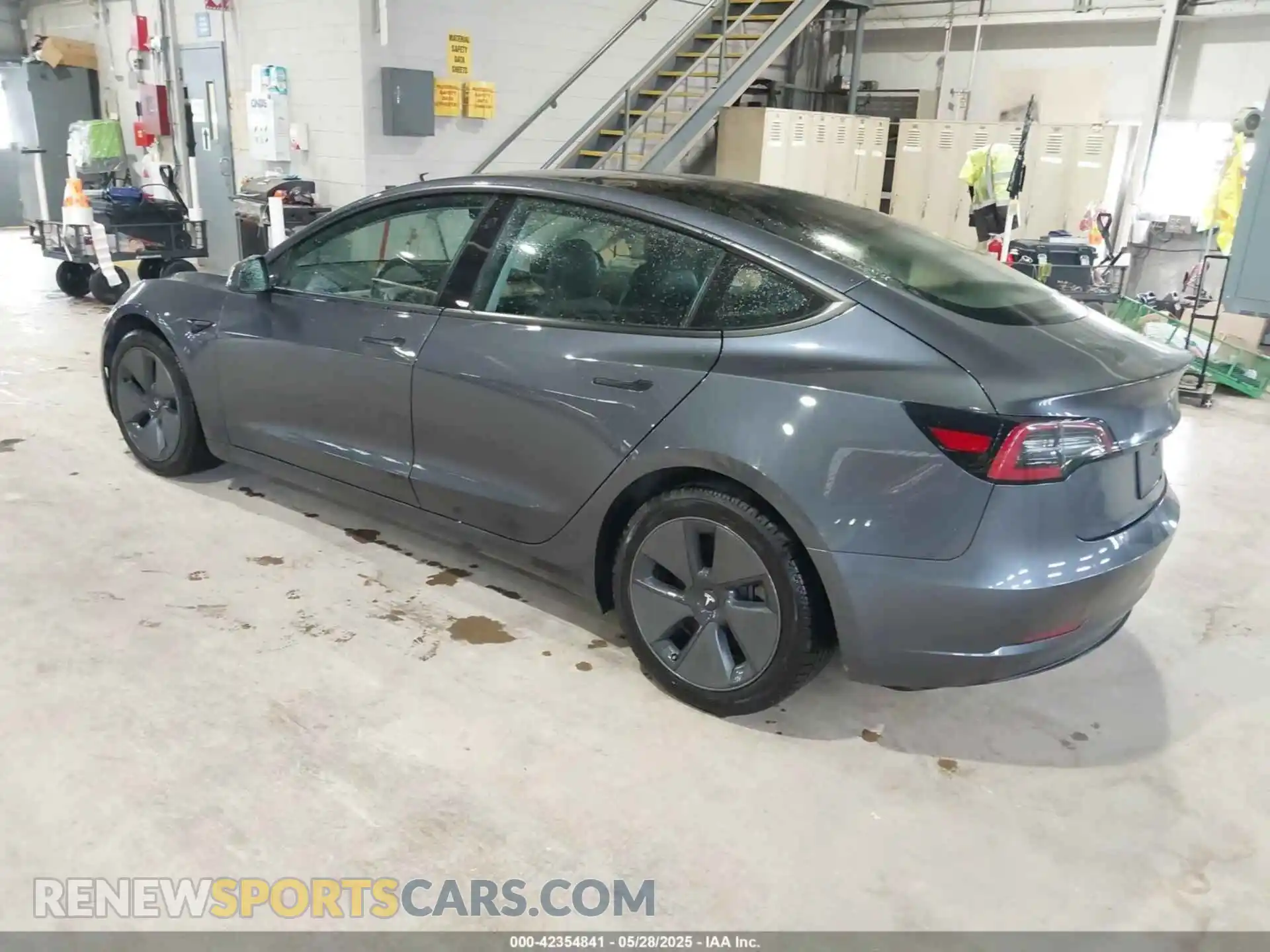 3 Photograph of a damaged car 5YJ3E1EB7MF927938 TESLA MODEL 3 2021