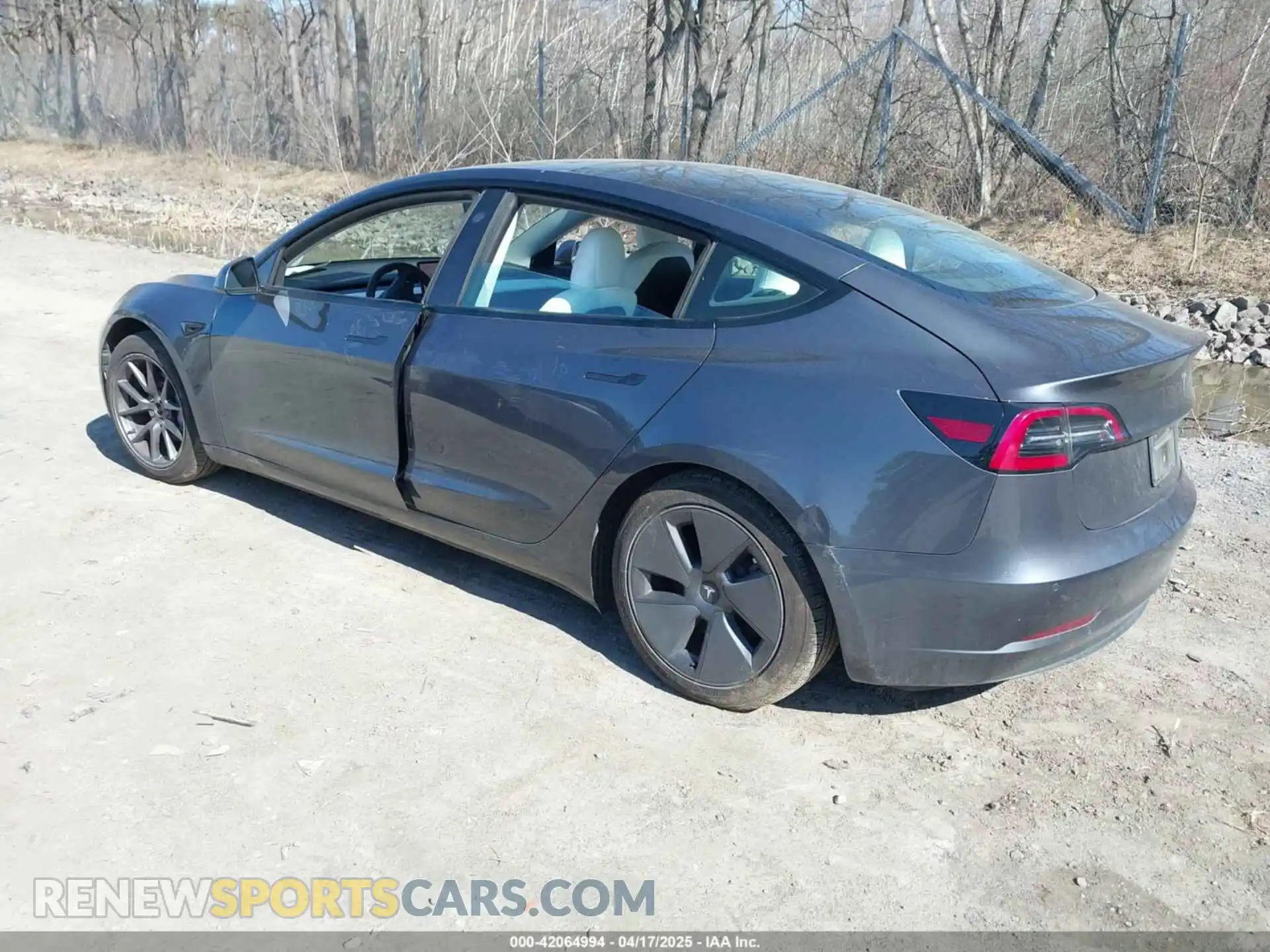 3 Photograph of a damaged car 5YJ3E1EB7MF981272 TESLA MODEL 3 2021