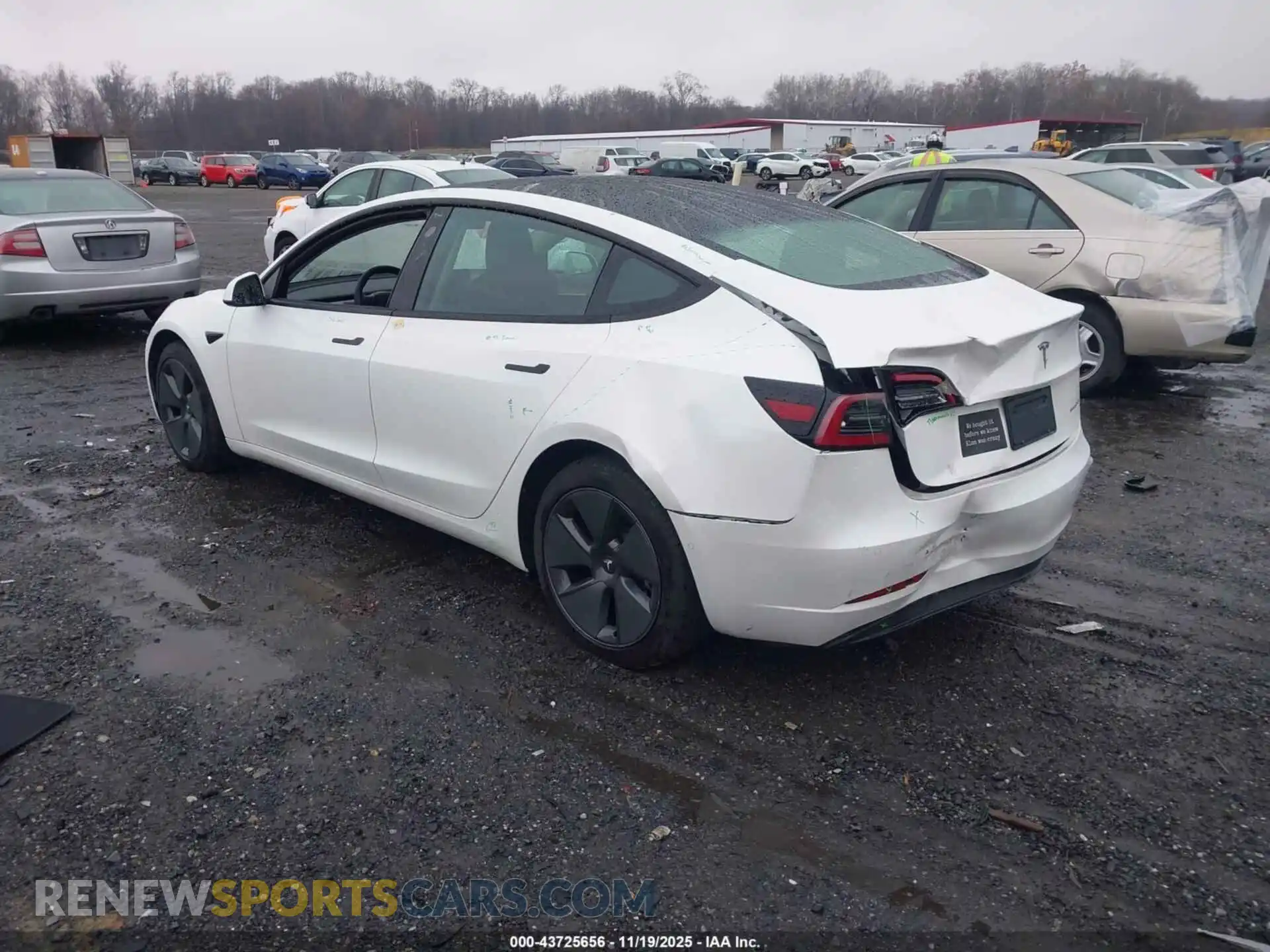 3 Photograph of a damaged car 5YJ3E1EB8MF032863 TESLA MODEL 3 2021