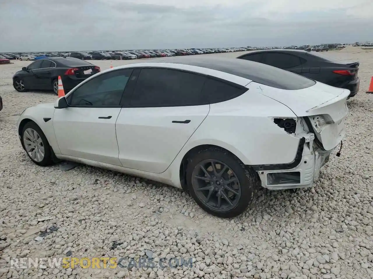 2 Photograph of a damaged car 5YJ3E1EB8MF079732 TESLA MODEL 3 2021
