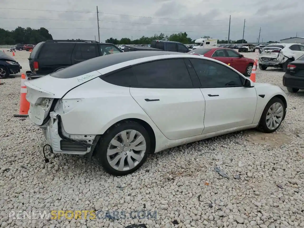 3 Photograph of a damaged car 5YJ3E1EB8MF079732 TESLA MODEL 3 2021