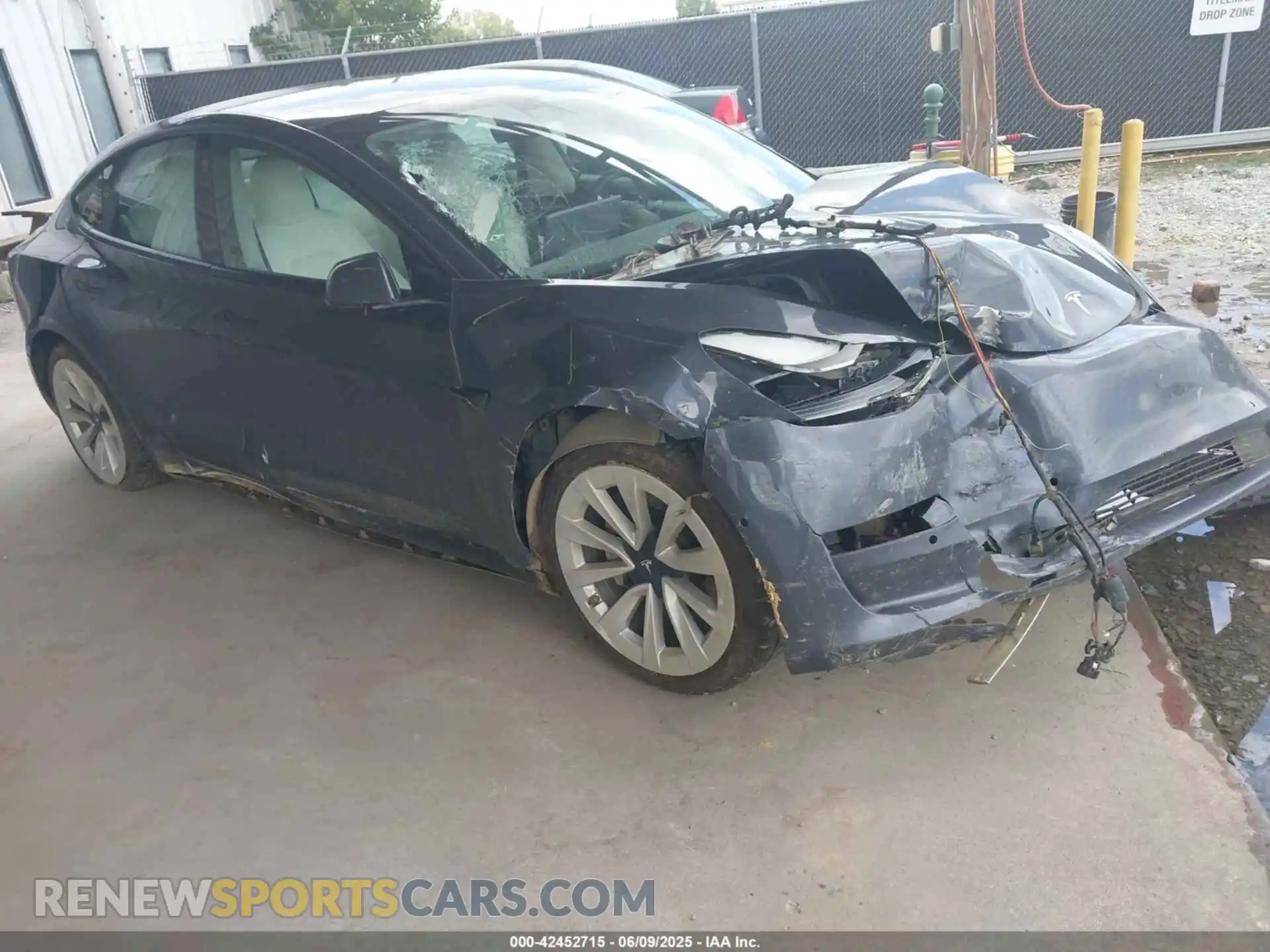 1 Photograph of a damaged car 5YJ3E1EB8MF980681 TESLA MODEL 3 2021
