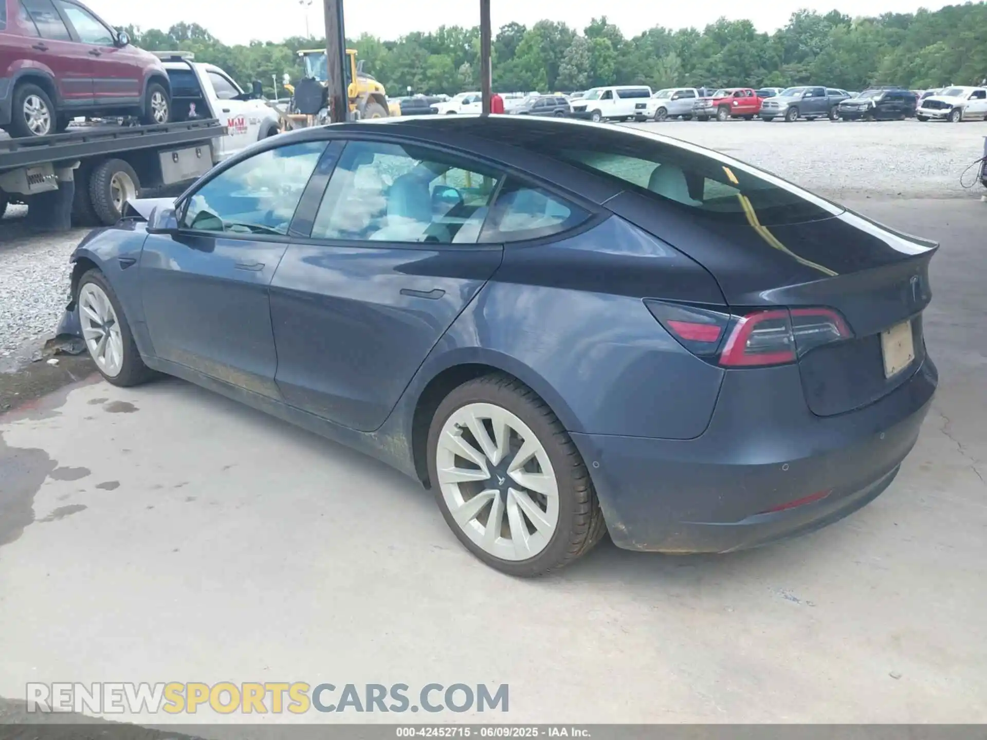 3 Photograph of a damaged car 5YJ3E1EB8MF980681 TESLA MODEL 3 2021