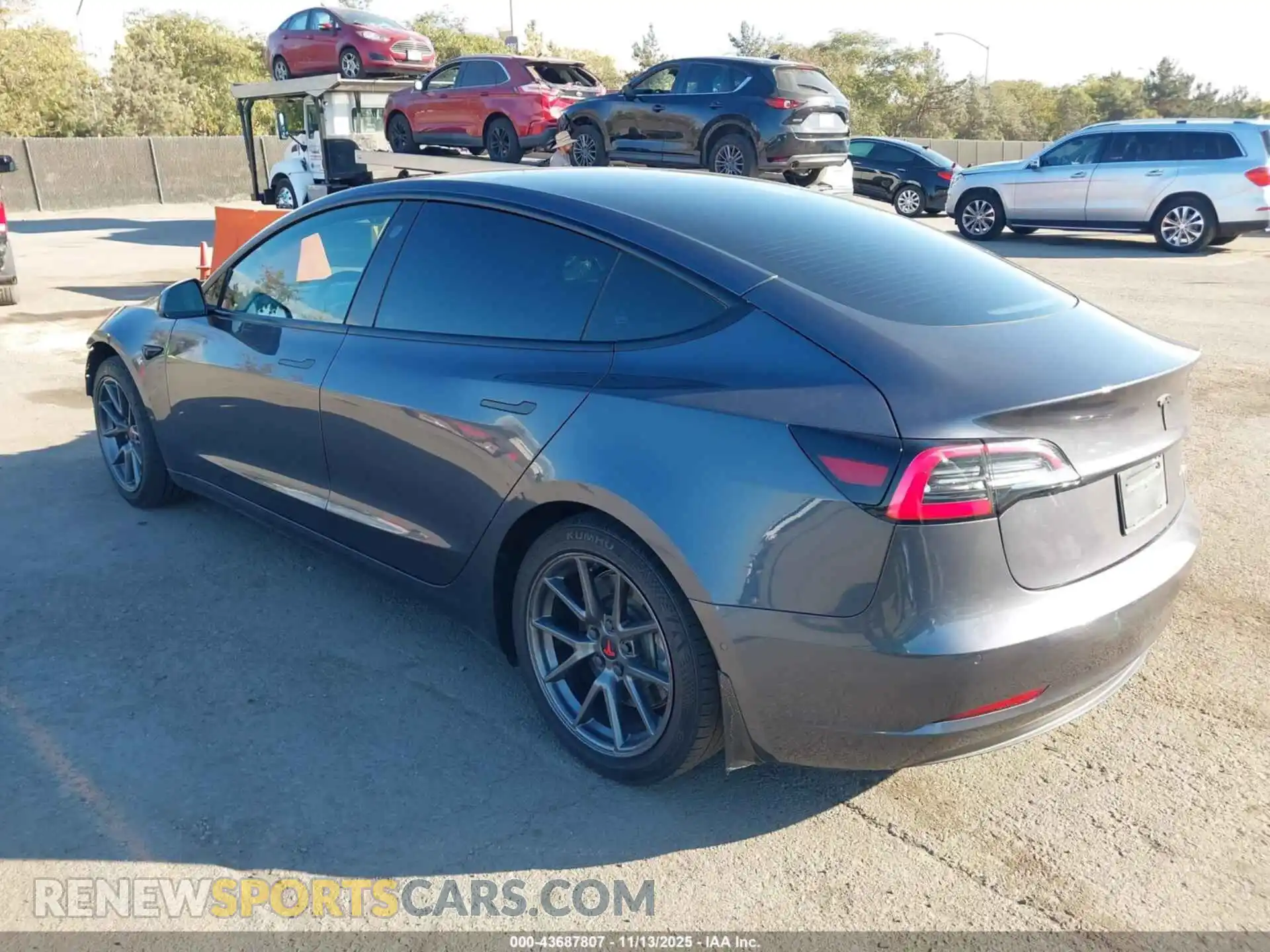 3 Photograph of a damaged car 5YJ3E1EB8MF995925 TESLA MODEL 3 2021
