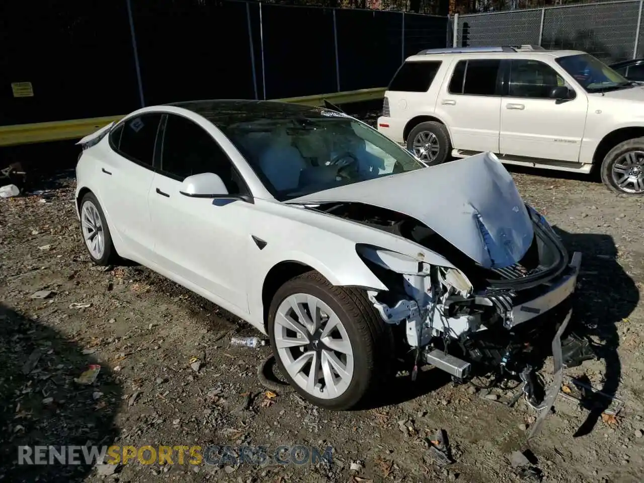 1 Photograph of a damaged car 5YJ3E1EB9MF083806 TESLA MODEL 3 2021