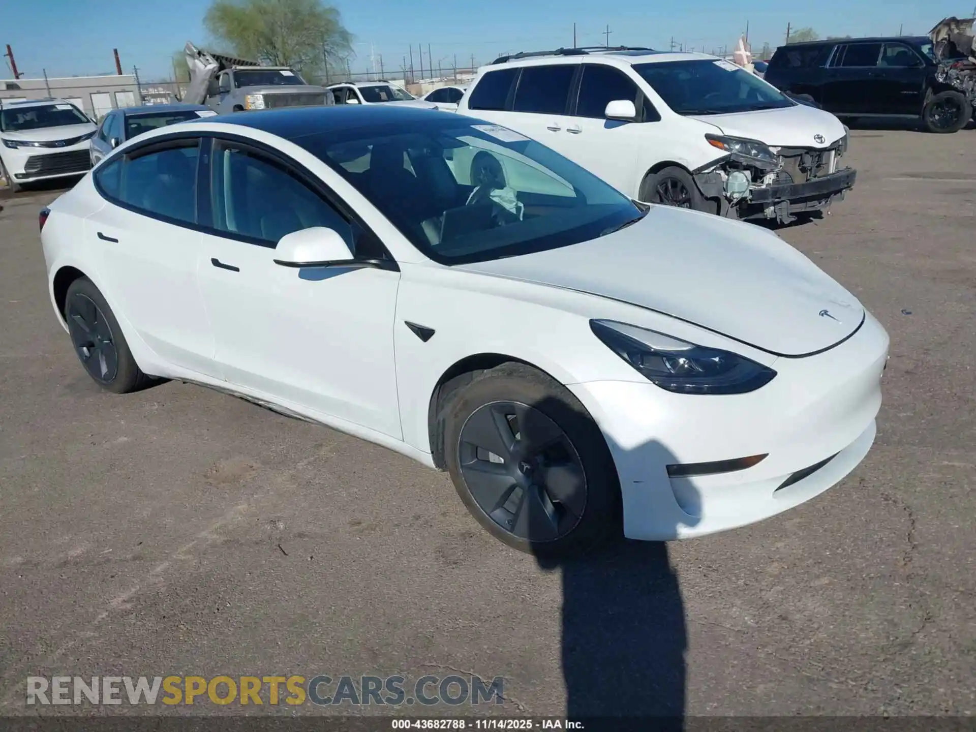 1 Photograph of a damaged car 5YJ3E1EB9MF085877 TESLA MODEL 3 2021