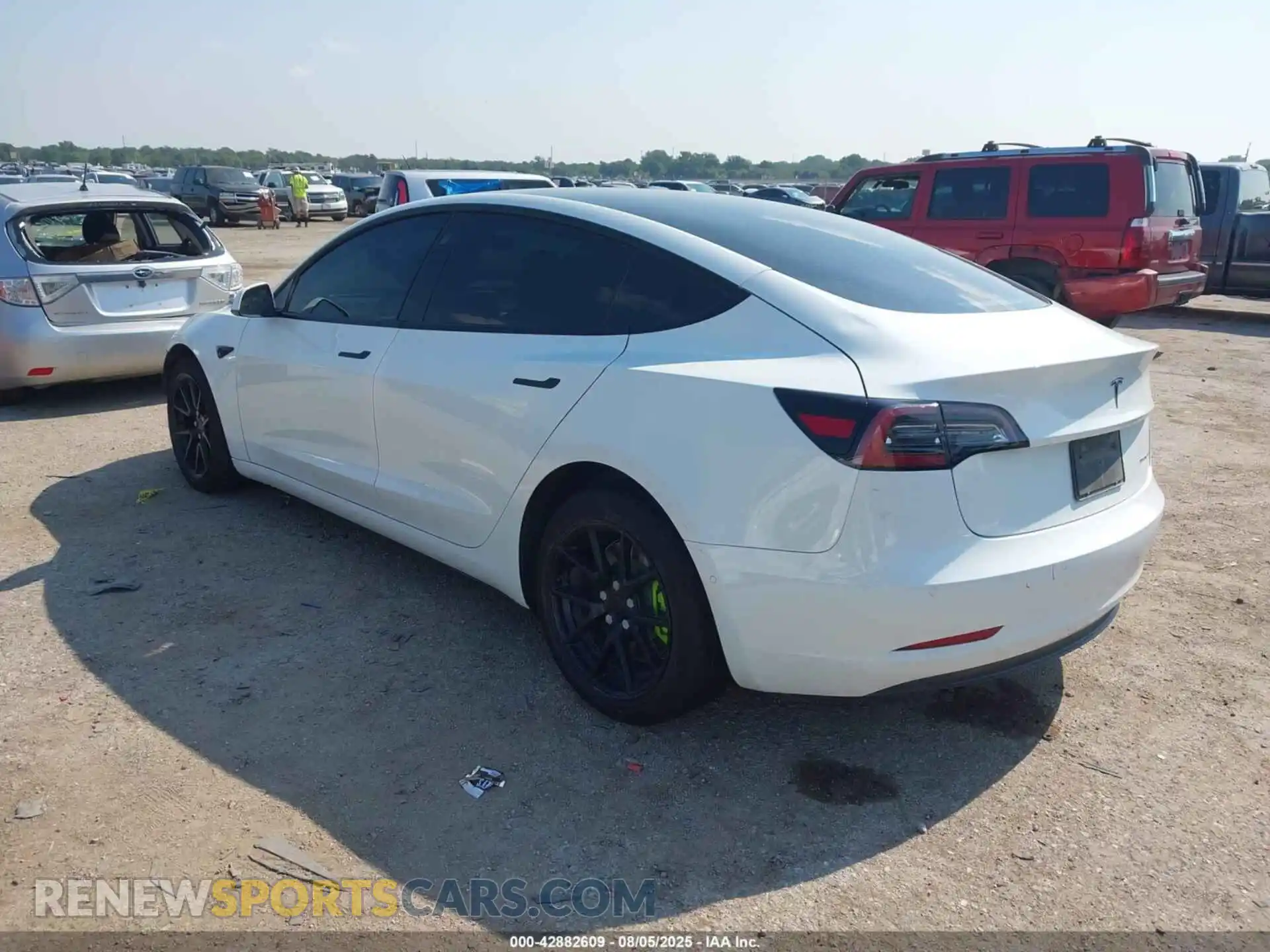 3 Photograph of a damaged car 5YJ3E1EB9MF852840 TESLA MODEL 3 2021