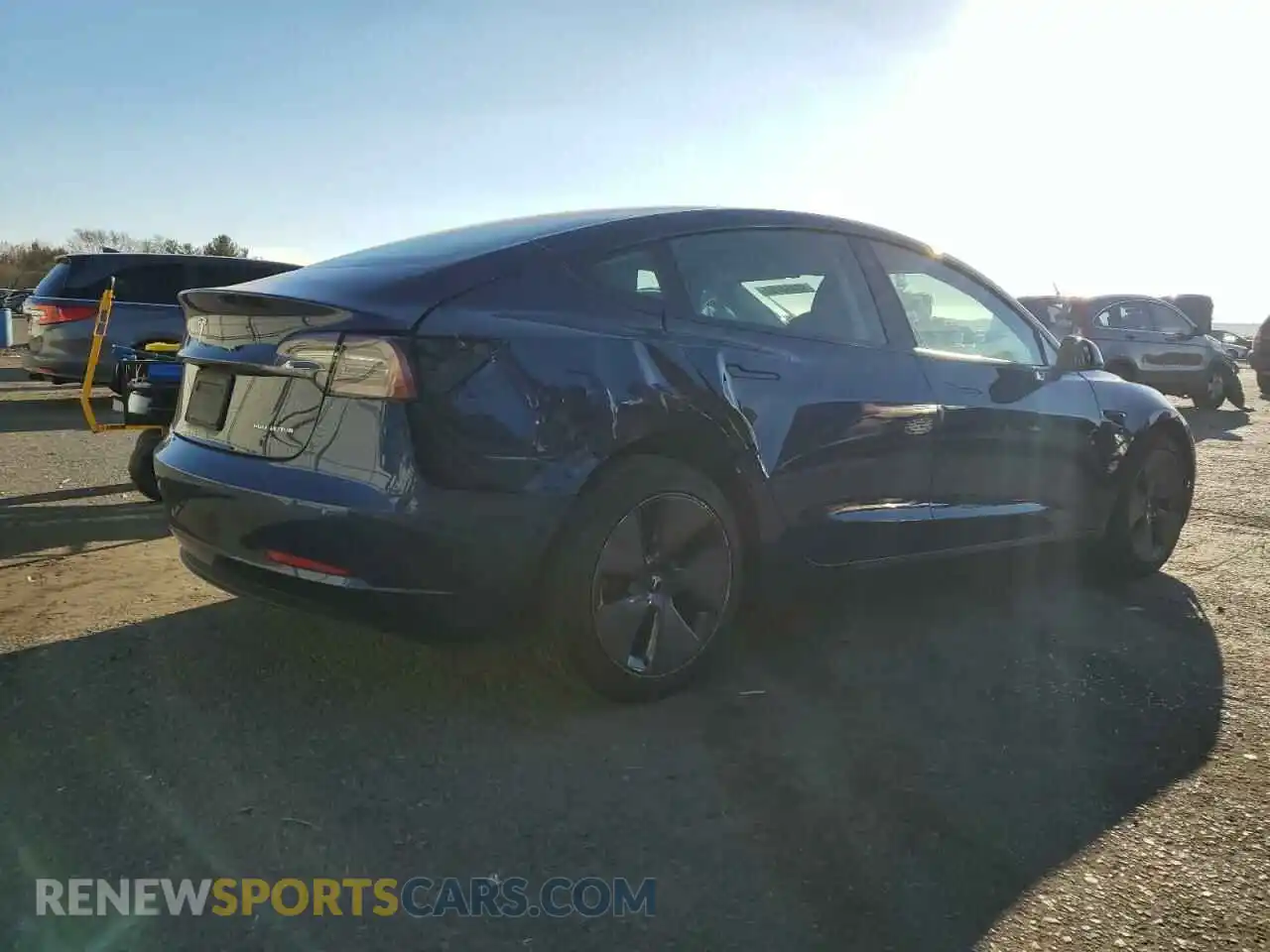 3 Photograph of a damaged car 5YJ3E1EB9MF923759 TESLA MODEL 3 2021