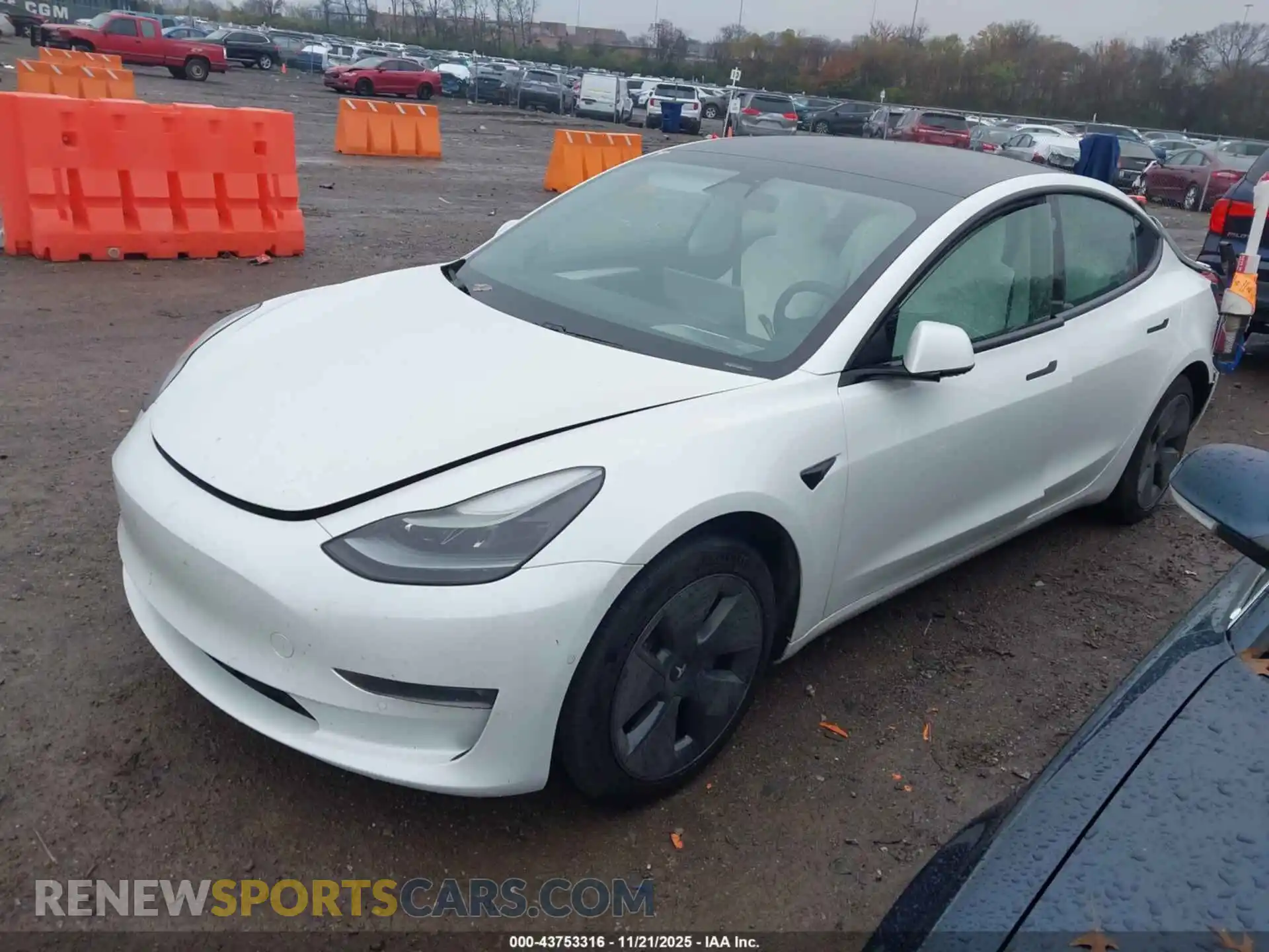 2 Photograph of a damaged car 5YJ3E1EB9MF992967 TESLA MODEL 3 2021