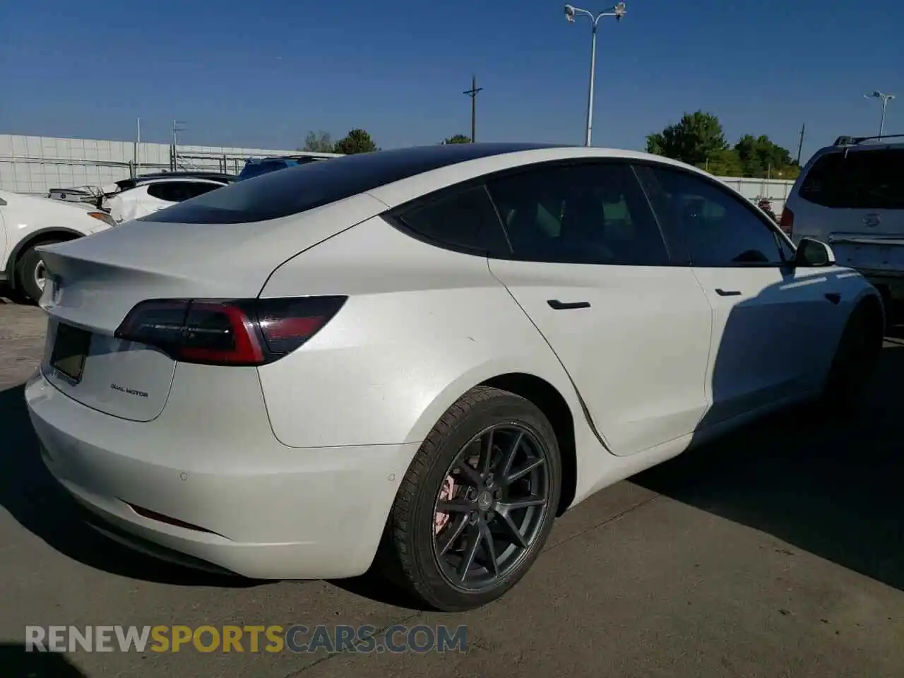 3 Photograph of a damaged car 5YJ3E1EBXMF013344 TESLA MODEL 3 2021