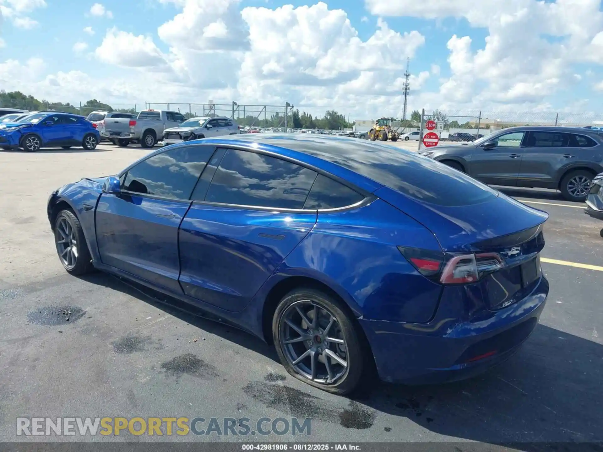 3 Photograph of a damaged car 5YJ3E1EBXMF150381 TESLA MODEL 3 2021