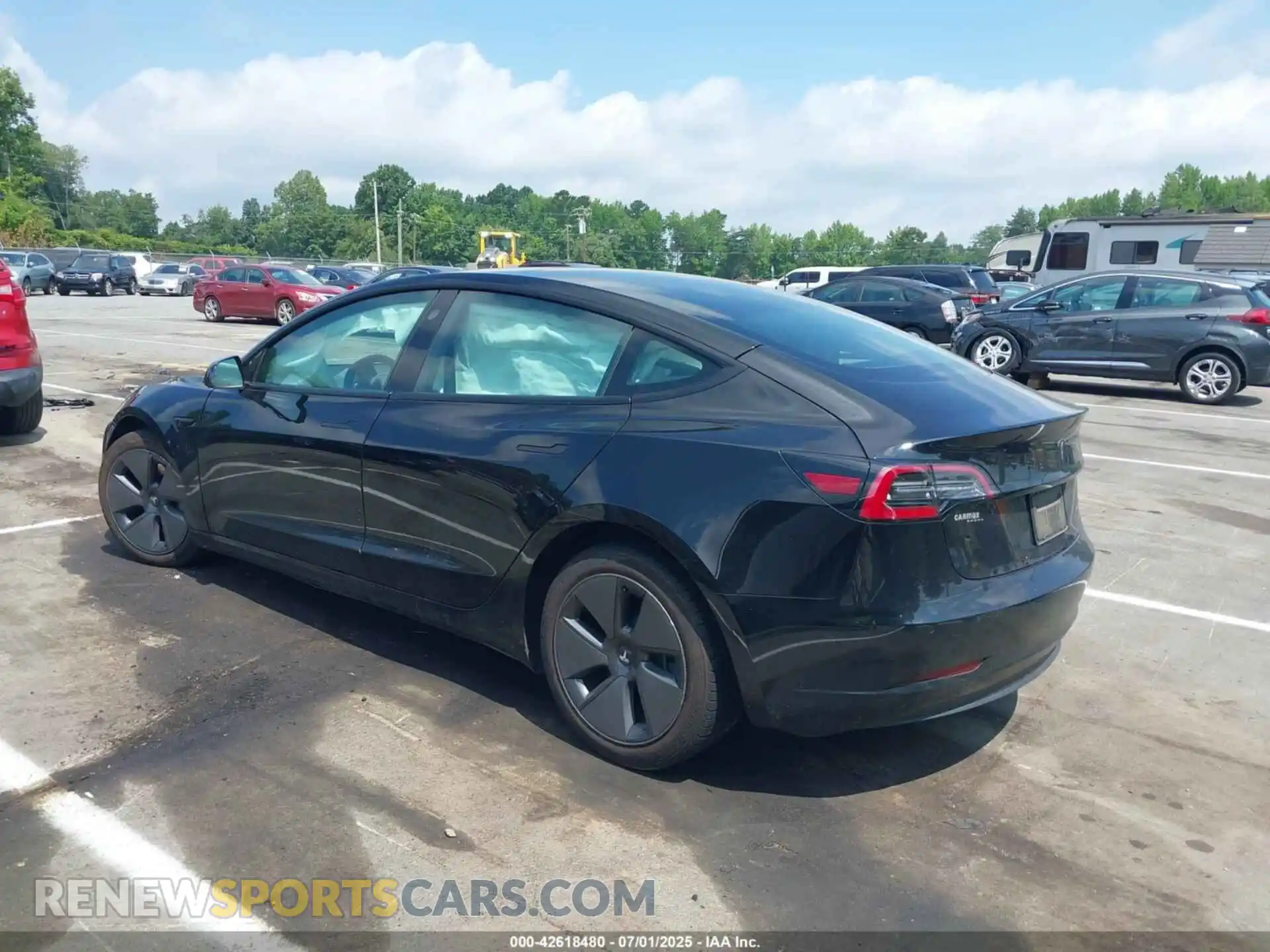 3 Photograph of a damaged car 5YJ3E1EBXMF960528 TESLA MODEL 3 2021