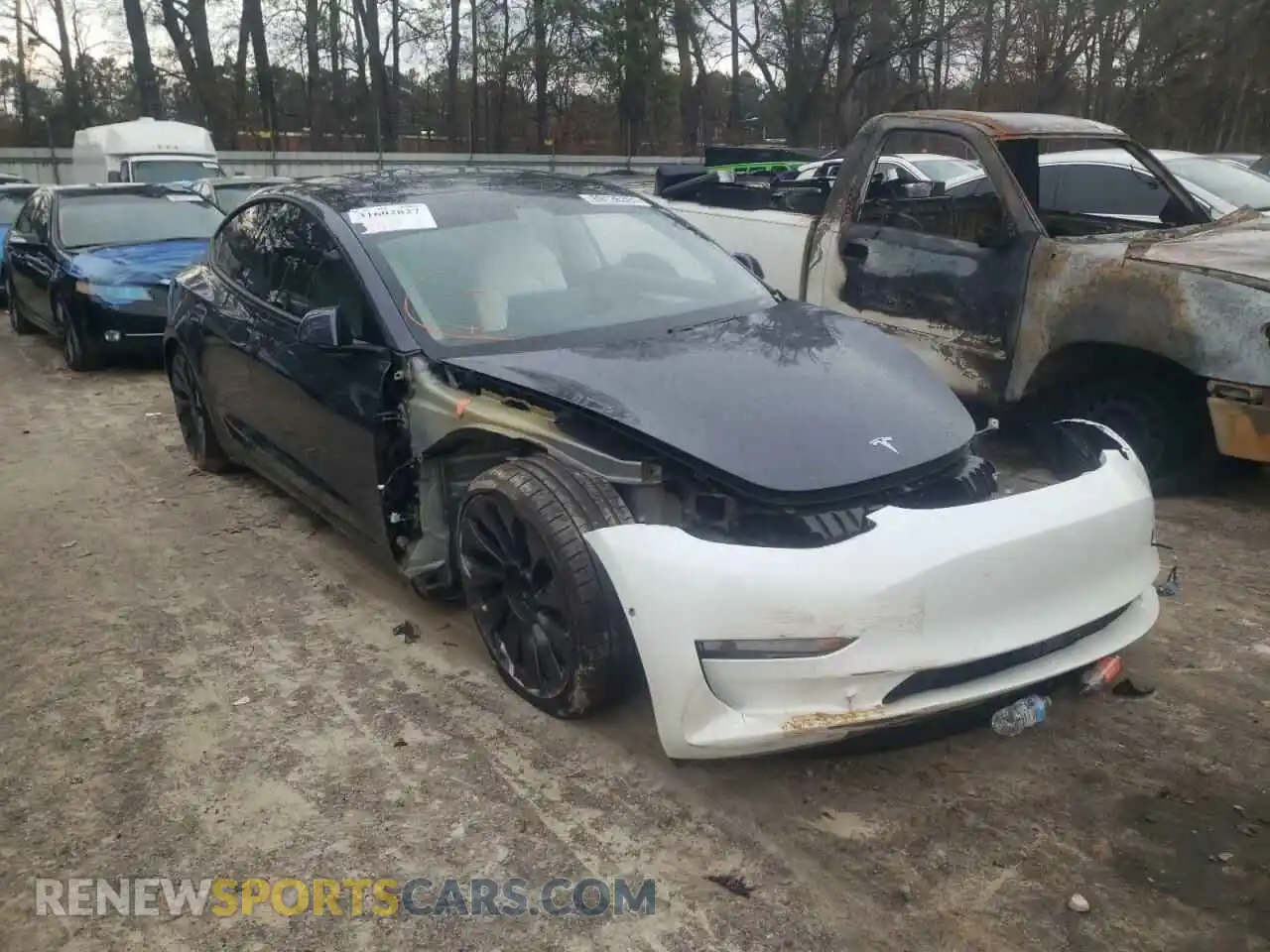 1 Photograph of a damaged car 5YJ3E1EC0MF984992 TESLA MODEL 3 2021