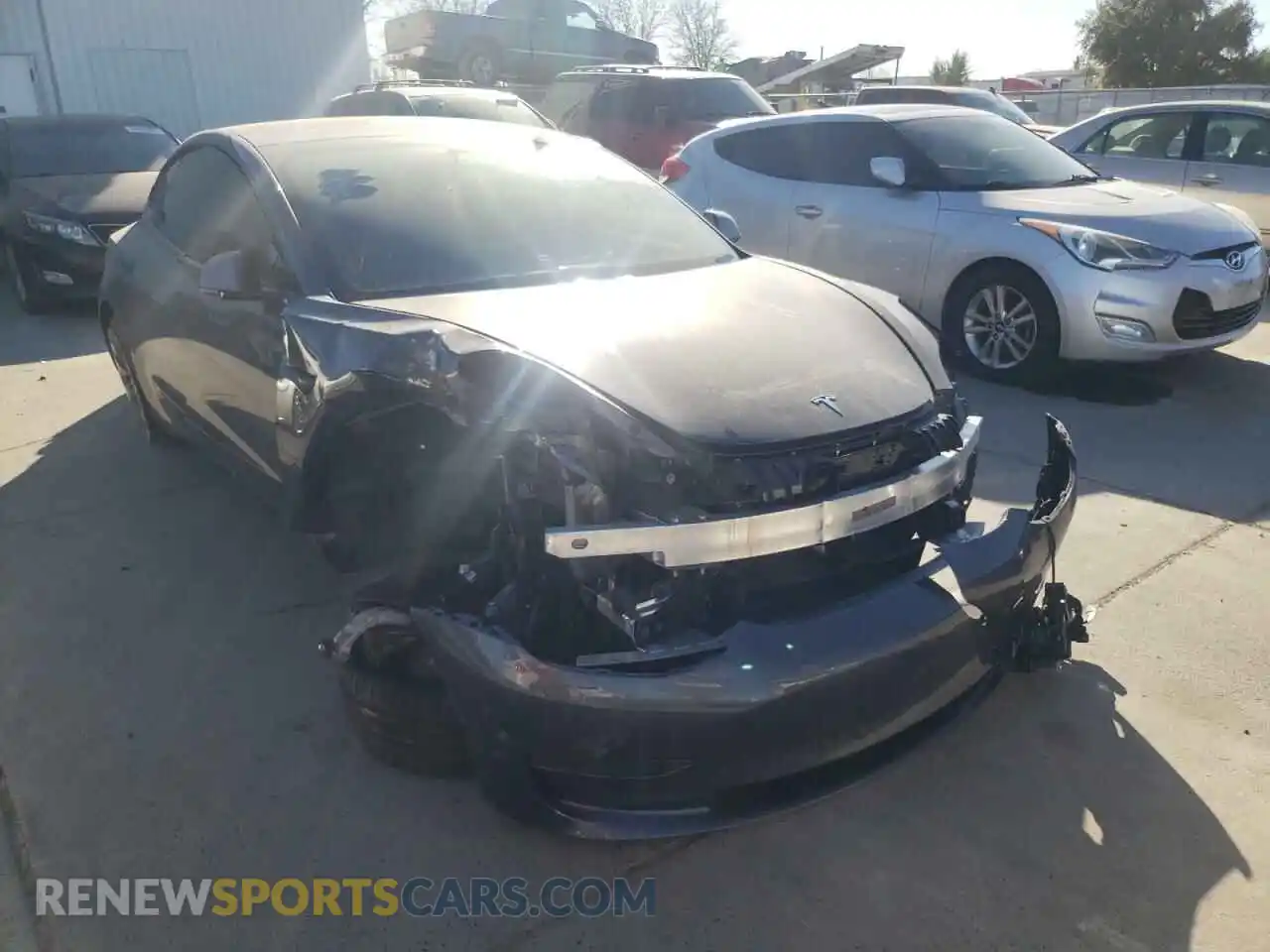1 Photograph of a damaged car 5YJ3E1EC2MF001665 TESLA MODEL 3 2021