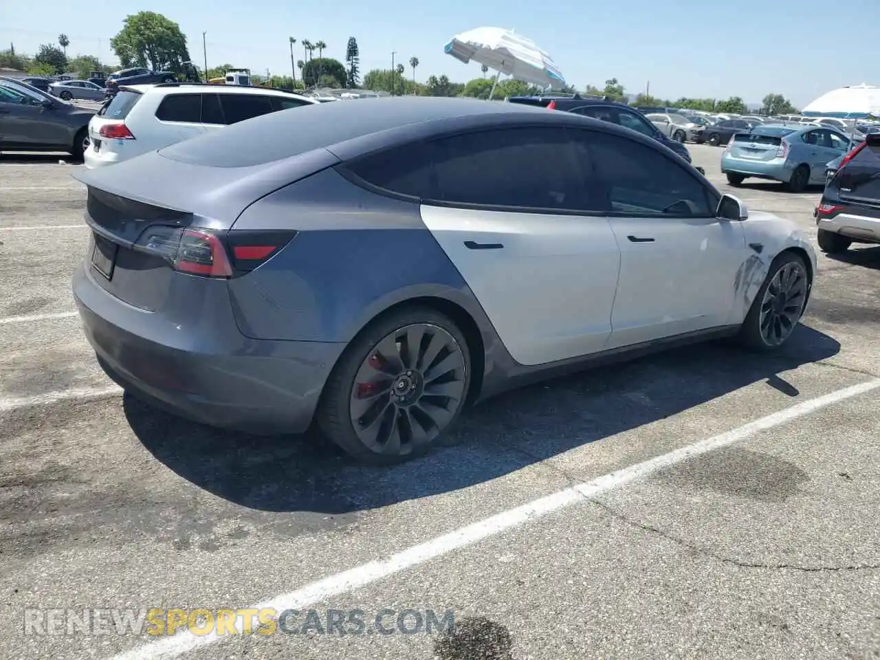 3 Photograph of a damaged car 5YJ3E1EC8MF990586 TESLA MODEL 3 2021