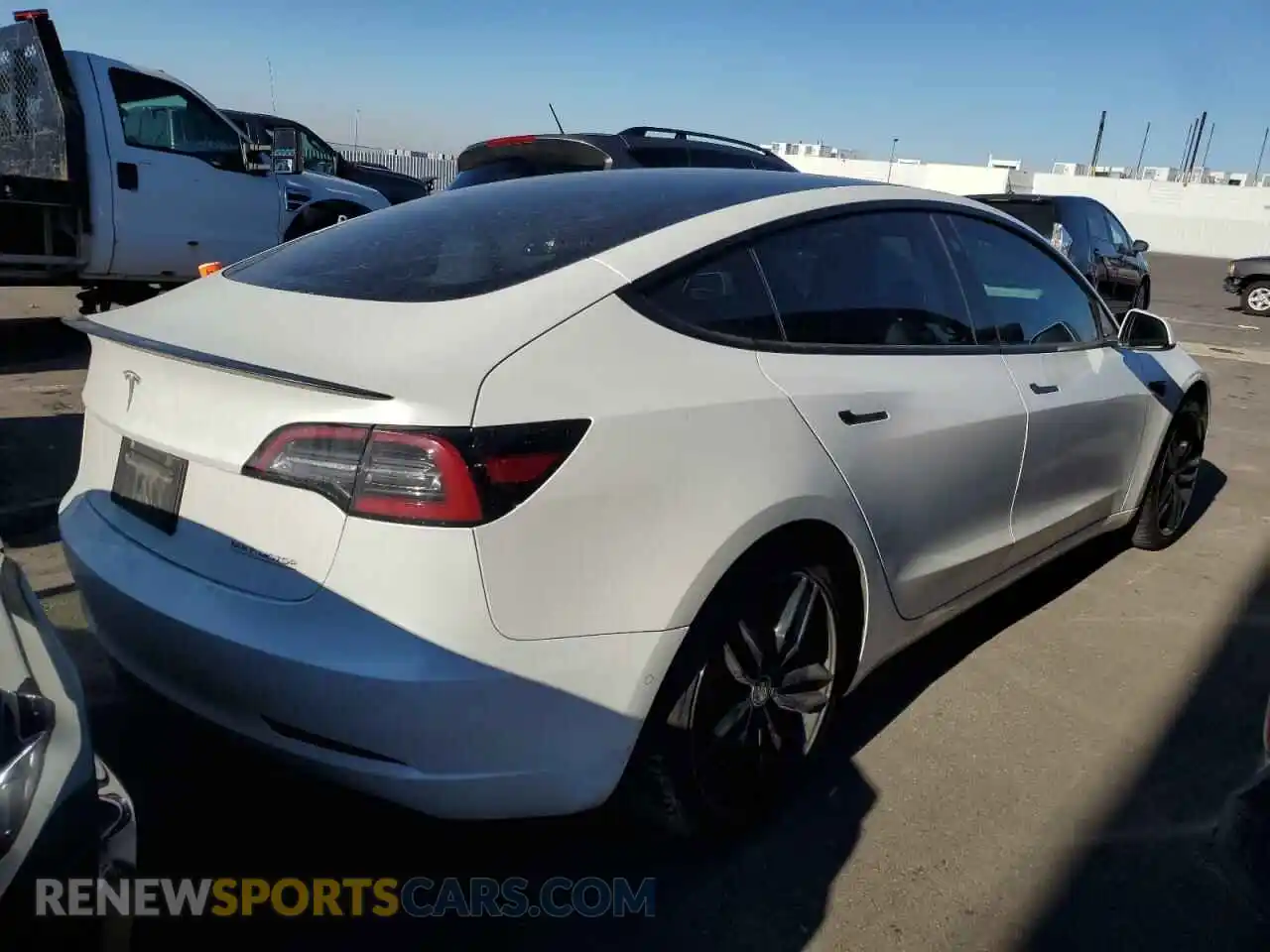 3 Photograph of a damaged car 5YJ3E1EC9MF063418 TESLA MODEL 3 2021