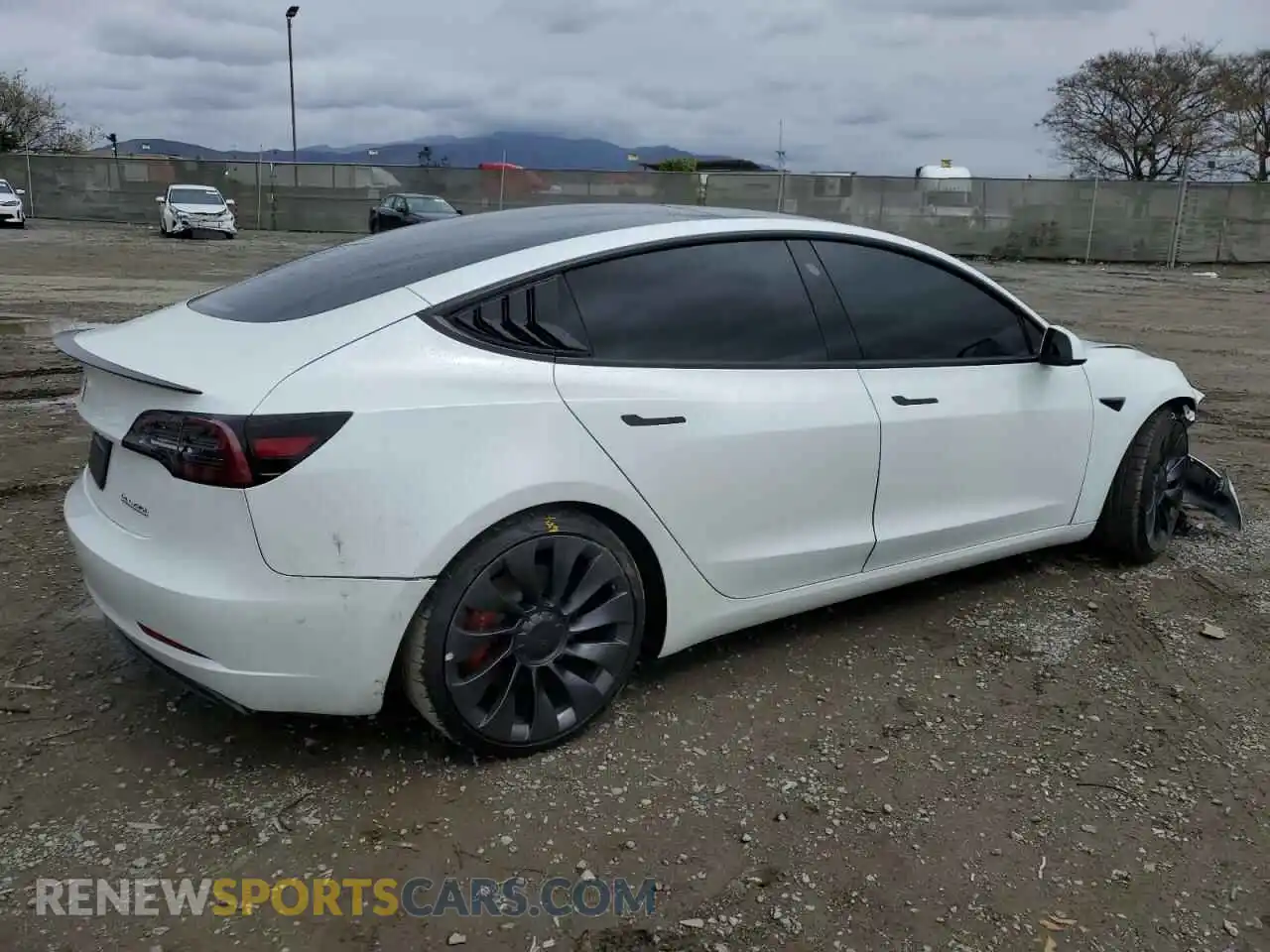 3 Photograph of a damaged car 5YJ3E1EC9MF935905 TESLA MODEL 3 2021