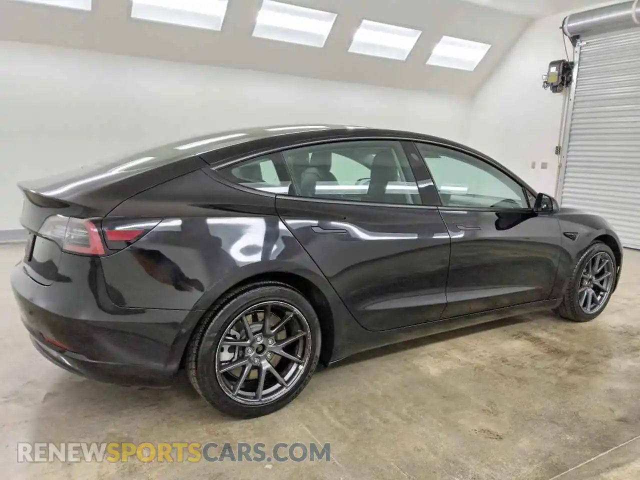 3 Photograph of a damaged car 5YJ3E1EA0NF186265 TESLA MODEL 3 2022